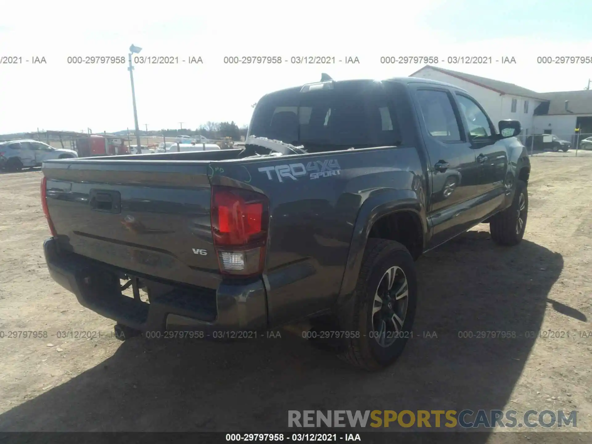 4 Фотография поврежденного автомобиля 3TMCZ5AN7KM216910 TOYOTA TACOMA 4WD 2019