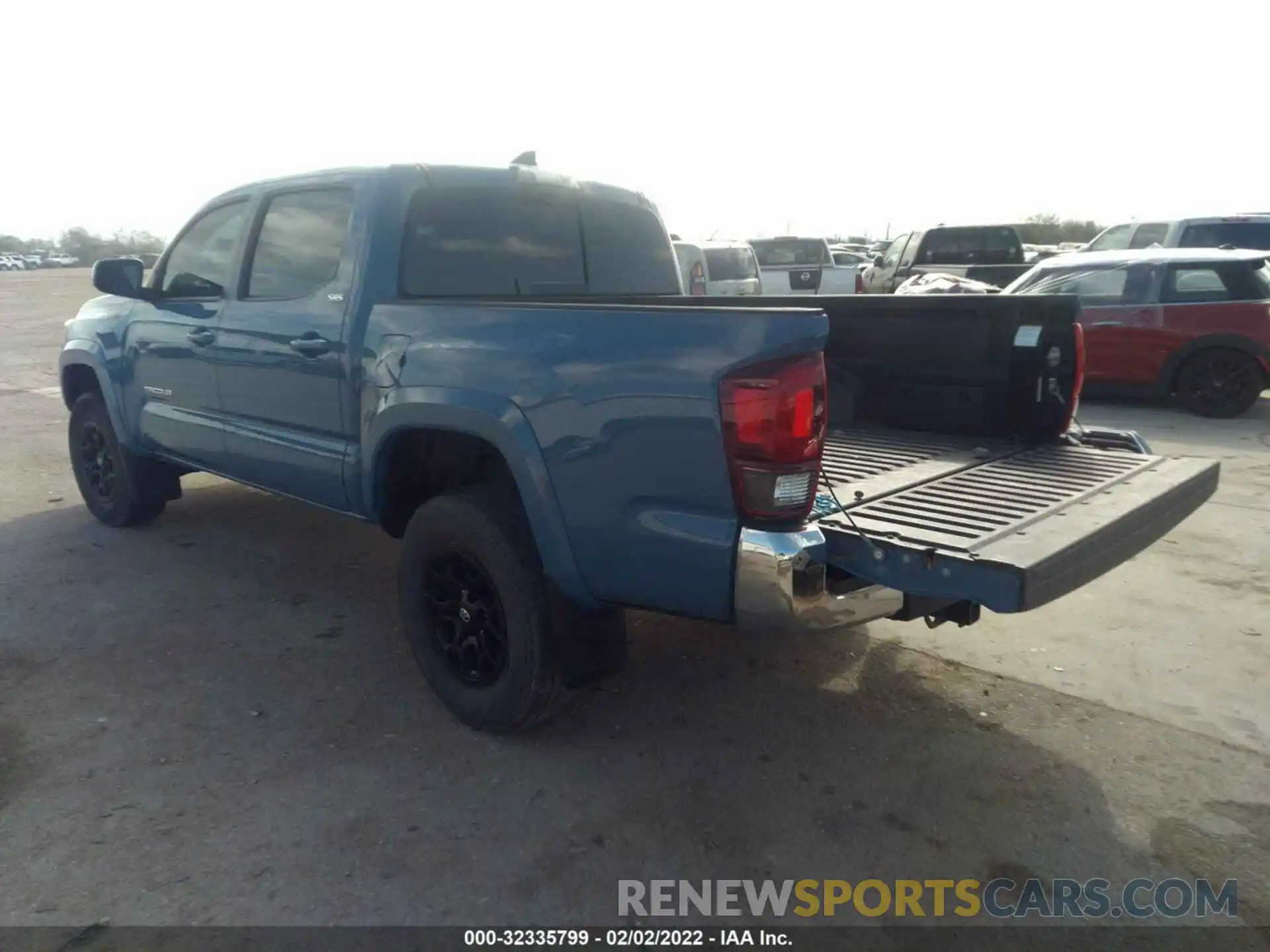 3 Photograph of a damaged car 3TMCZ5AN7KM219063 TOYOTA TACOMA 4WD 2019