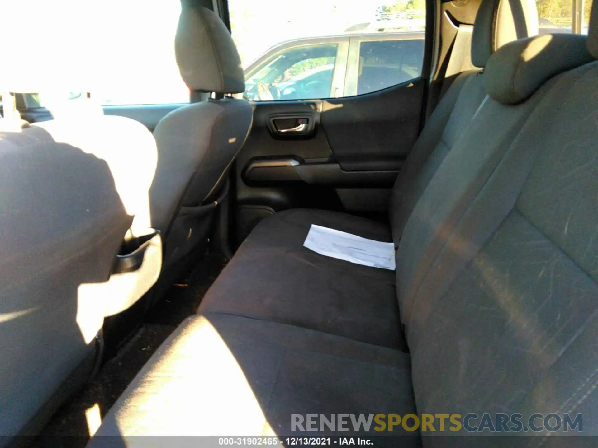 8 Photograph of a damaged car 3TMCZ5AN7KM220939 TOYOTA TACOMA 4WD 2019