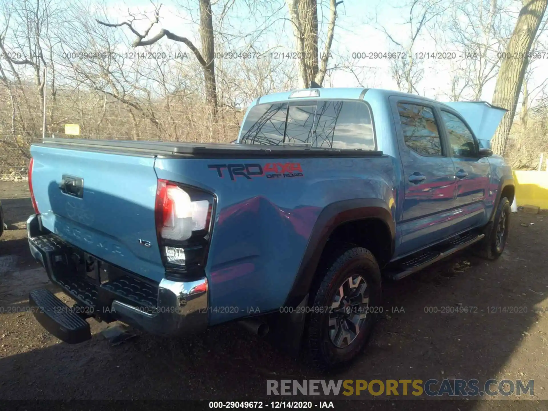 4 Photograph of a damaged car 3TMCZ5AN7KM226658 TOYOTA TACOMA 4WD 2019