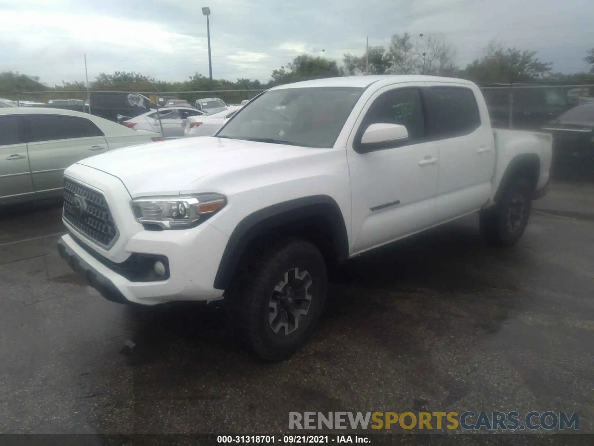 2 Фотография поврежденного автомобиля 3TMCZ5AN7KM229365 TOYOTA TACOMA 4WD 2019