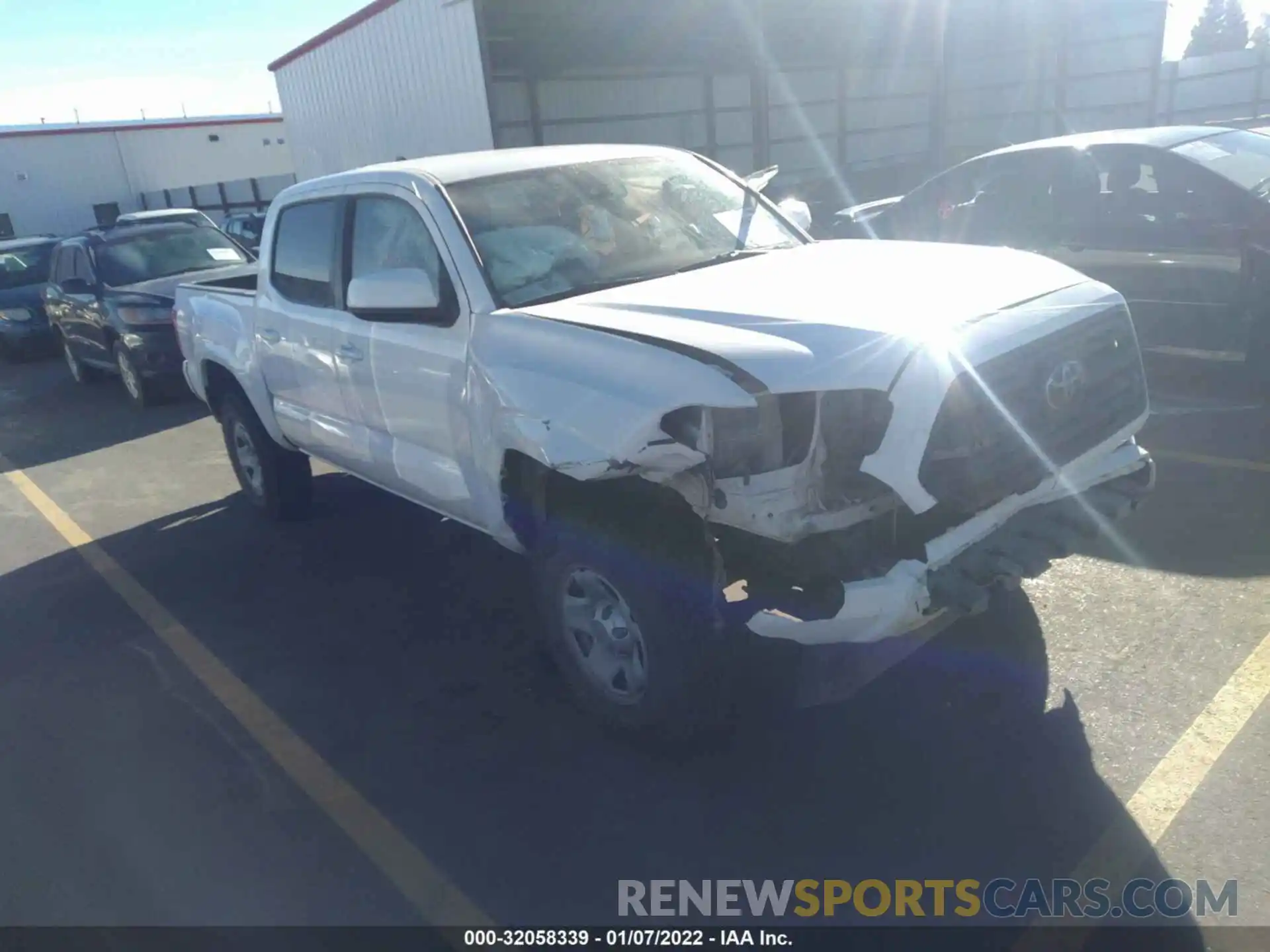 1 Photograph of a damaged car 3TMCZ5AN7KM229978 TOYOTA TACOMA 4WD 2019