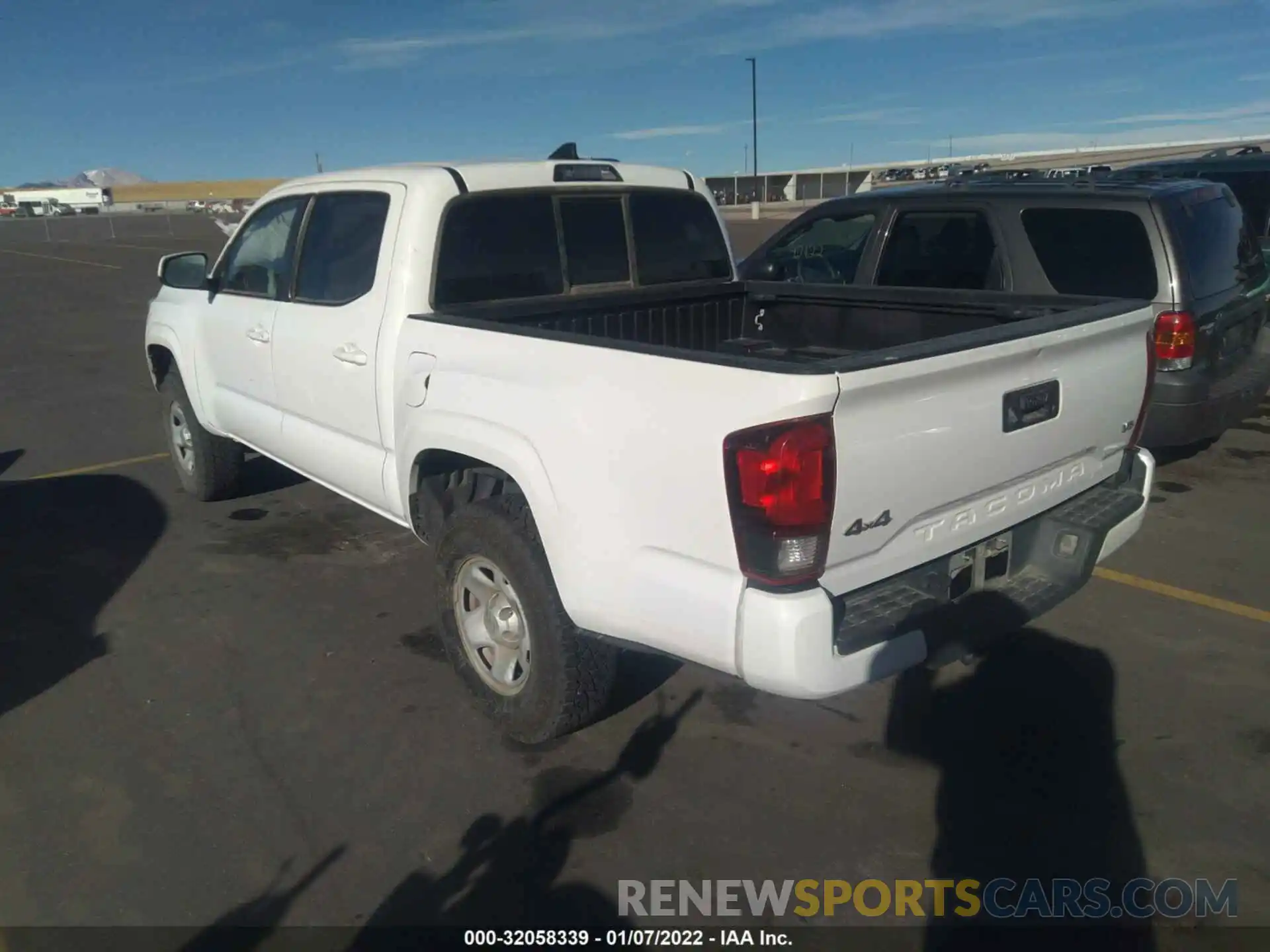 3 Photograph of a damaged car 3TMCZ5AN7KM229978 TOYOTA TACOMA 4WD 2019