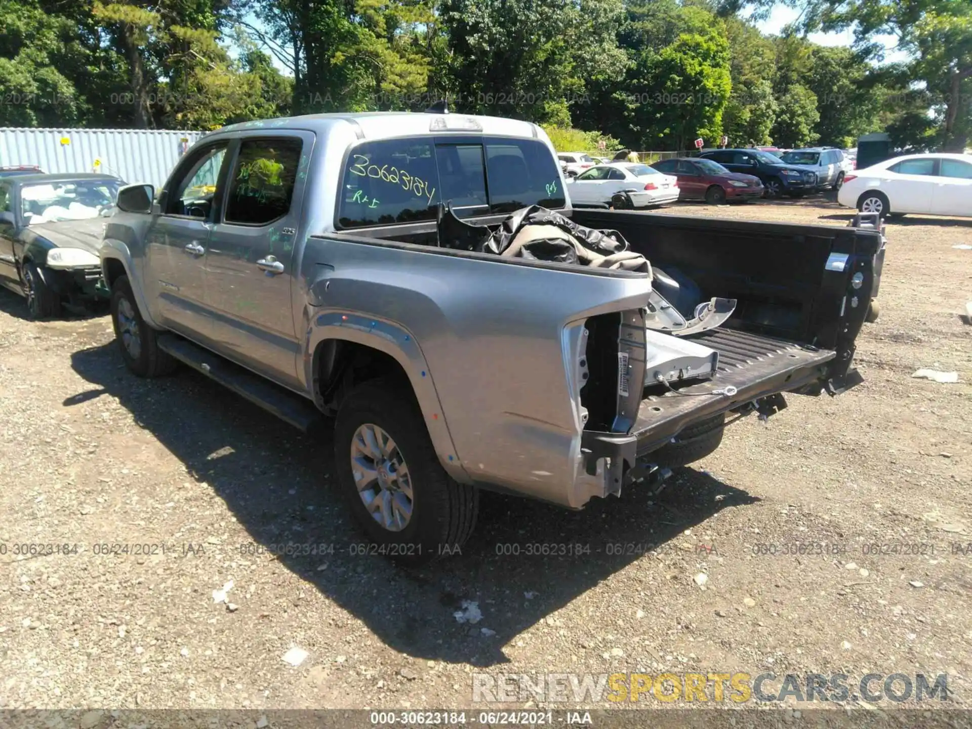 3 Фотография поврежденного автомобиля 3TMCZ5AN7KM234937 TOYOTA TACOMA 4WD 2019