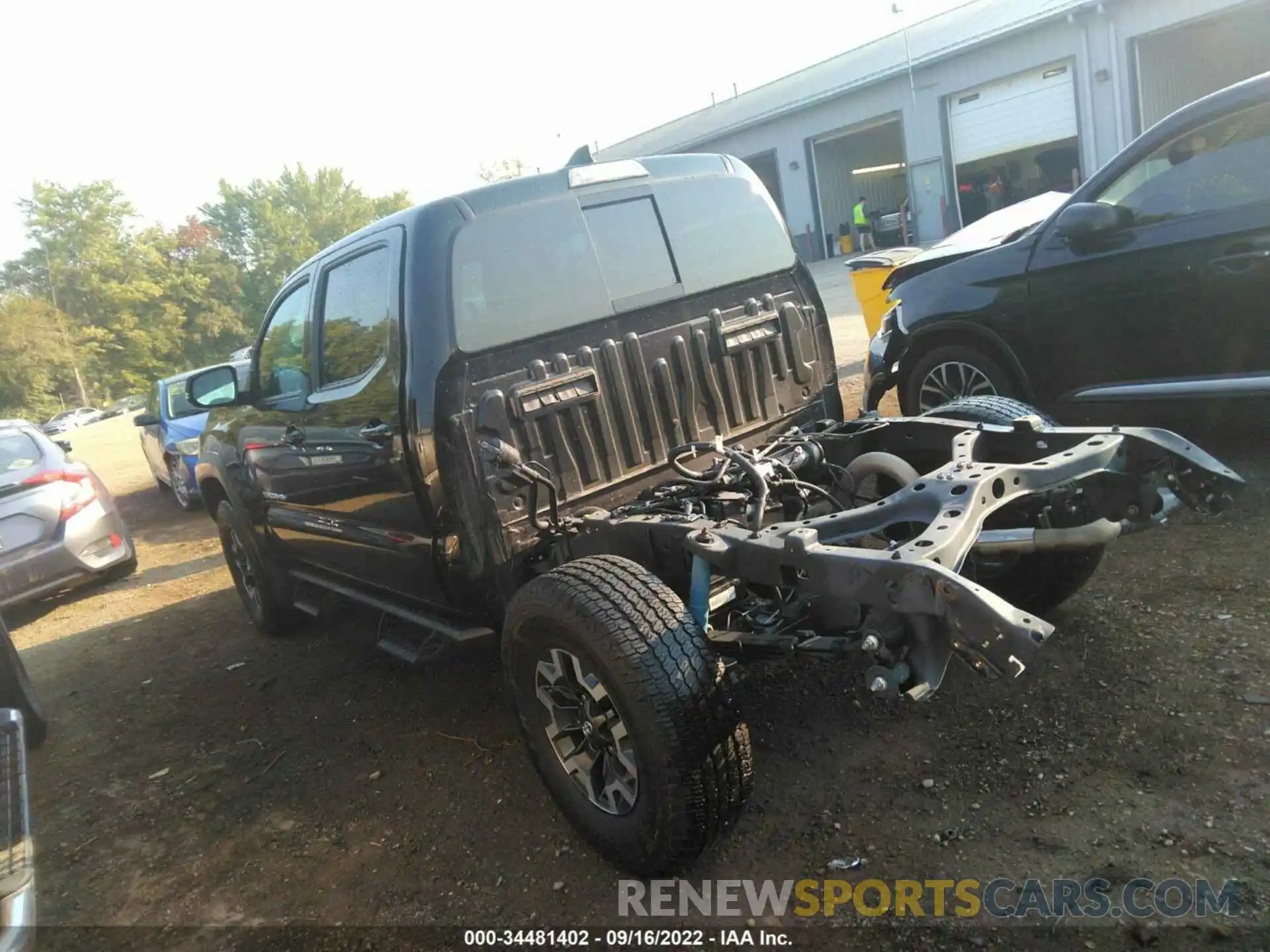 3 Photograph of a damaged car 3TMCZ5AN7KM238521 TOYOTA TACOMA 4WD 2019