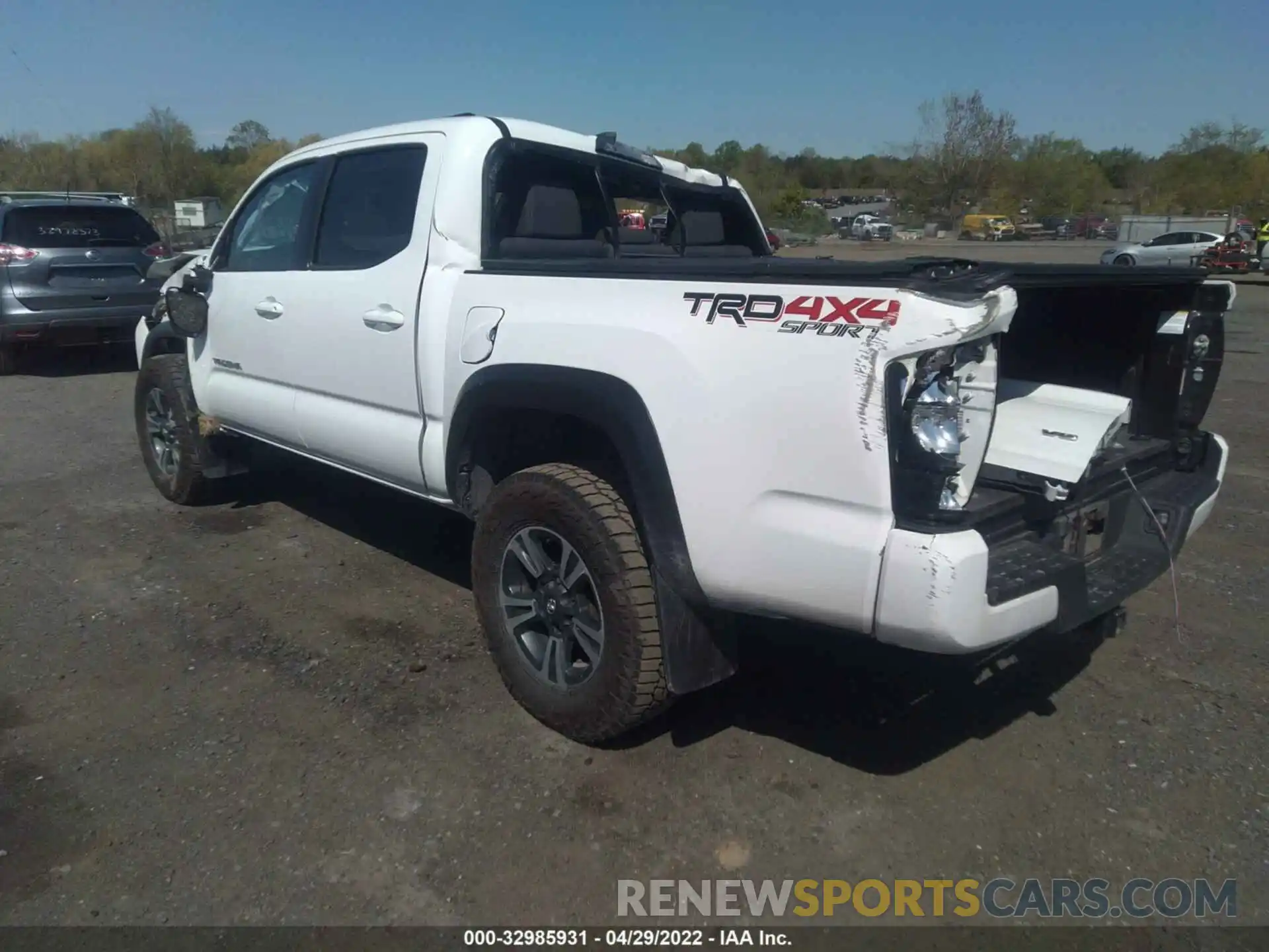 3 Photograph of a damaged car 3TMCZ5AN7KM247221 TOYOTA TACOMA 4WD 2019