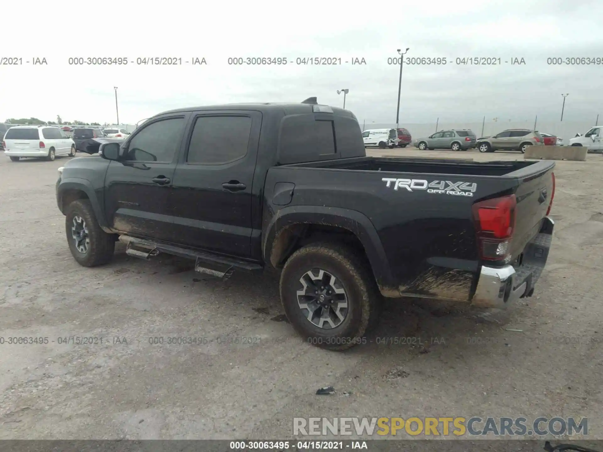 3 Фотография поврежденного автомобиля 3TMCZ5AN7KM257666 TOYOTA TACOMA 4WD 2019