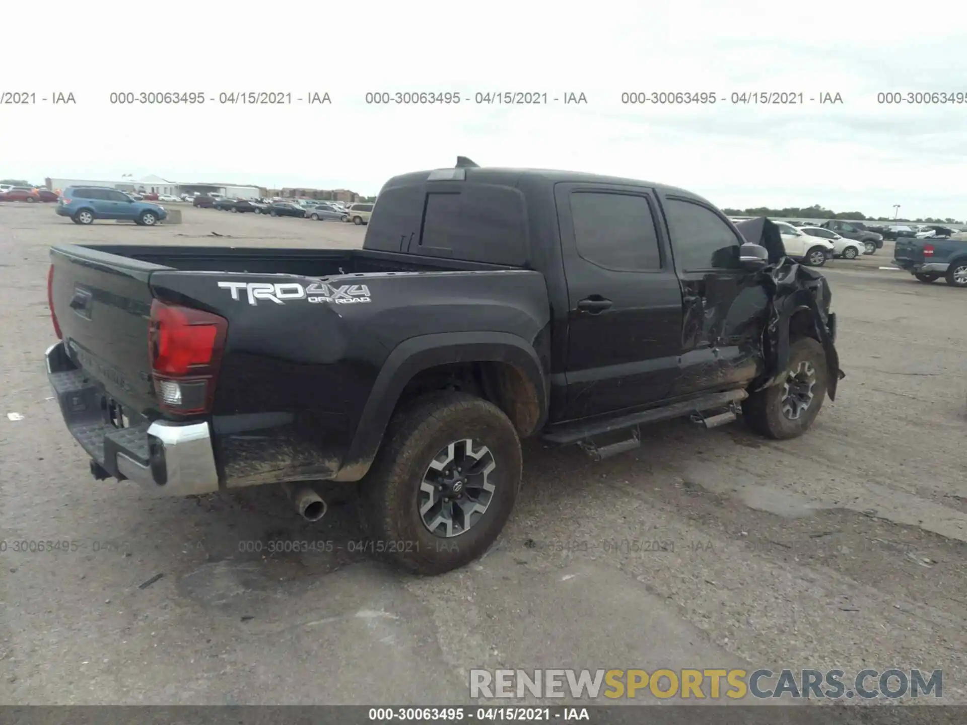 4 Фотография поврежденного автомобиля 3TMCZ5AN7KM257666 TOYOTA TACOMA 4WD 2019