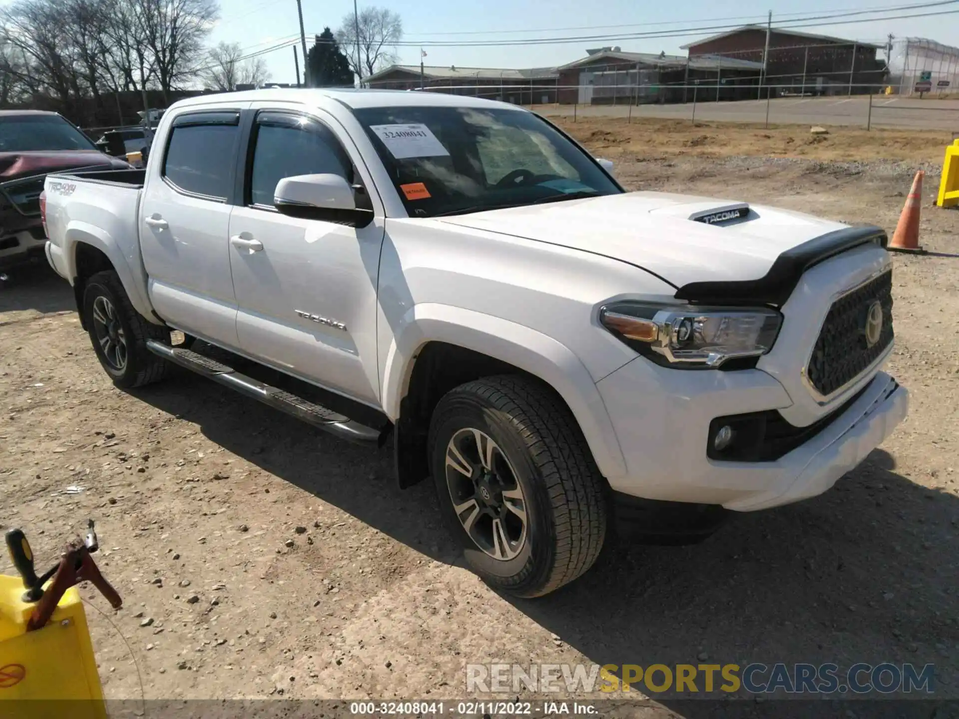 1 Photograph of a damaged car 3TMCZ5AN7KM261118 TOYOTA TACOMA 4WD 2019