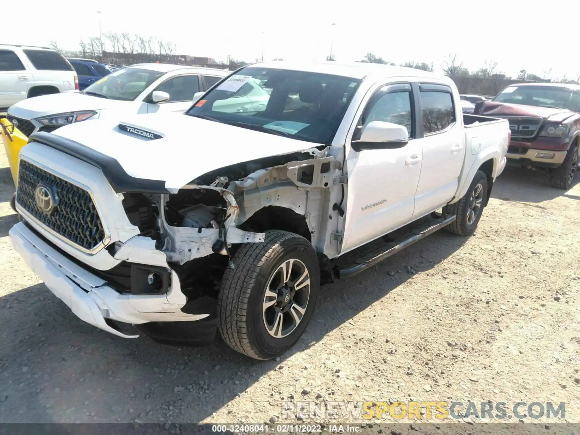 2 Photograph of a damaged car 3TMCZ5AN7KM261118 TOYOTA TACOMA 4WD 2019