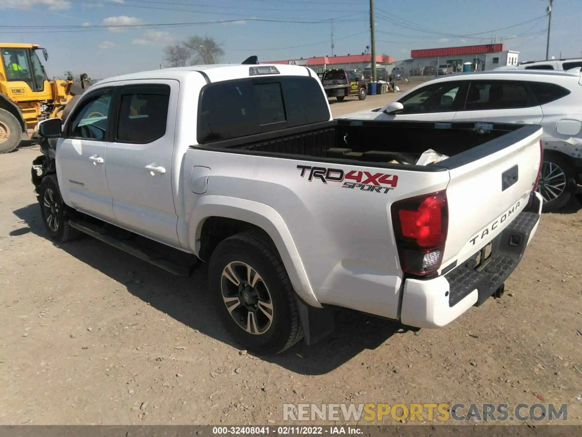 3 Photograph of a damaged car 3TMCZ5AN7KM261118 TOYOTA TACOMA 4WD 2019