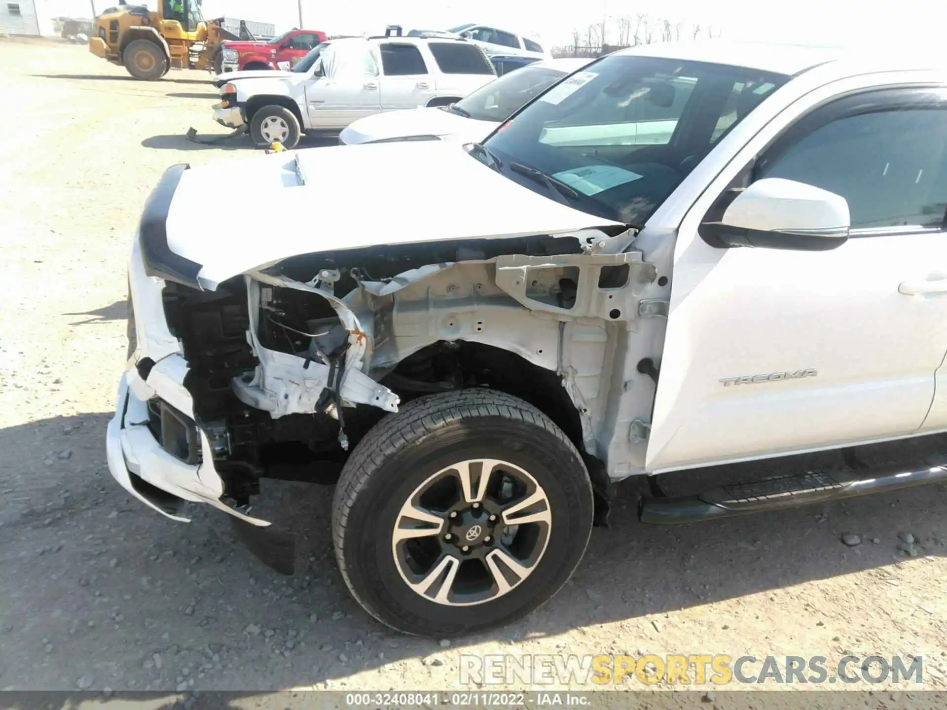 6 Photograph of a damaged car 3TMCZ5AN7KM261118 TOYOTA TACOMA 4WD 2019