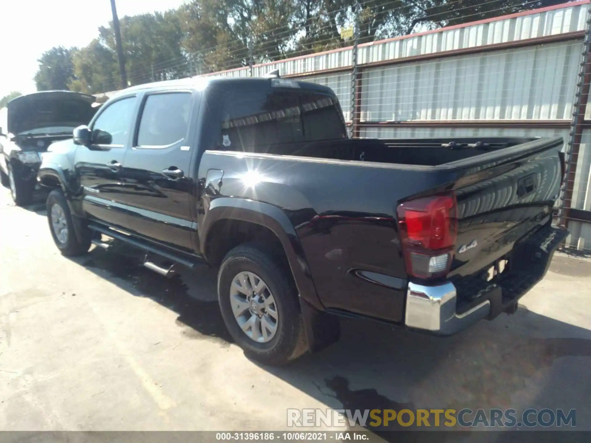 3 Photograph of a damaged car 3TMCZ5AN7KM263161 TOYOTA TACOMA 4WD 2019