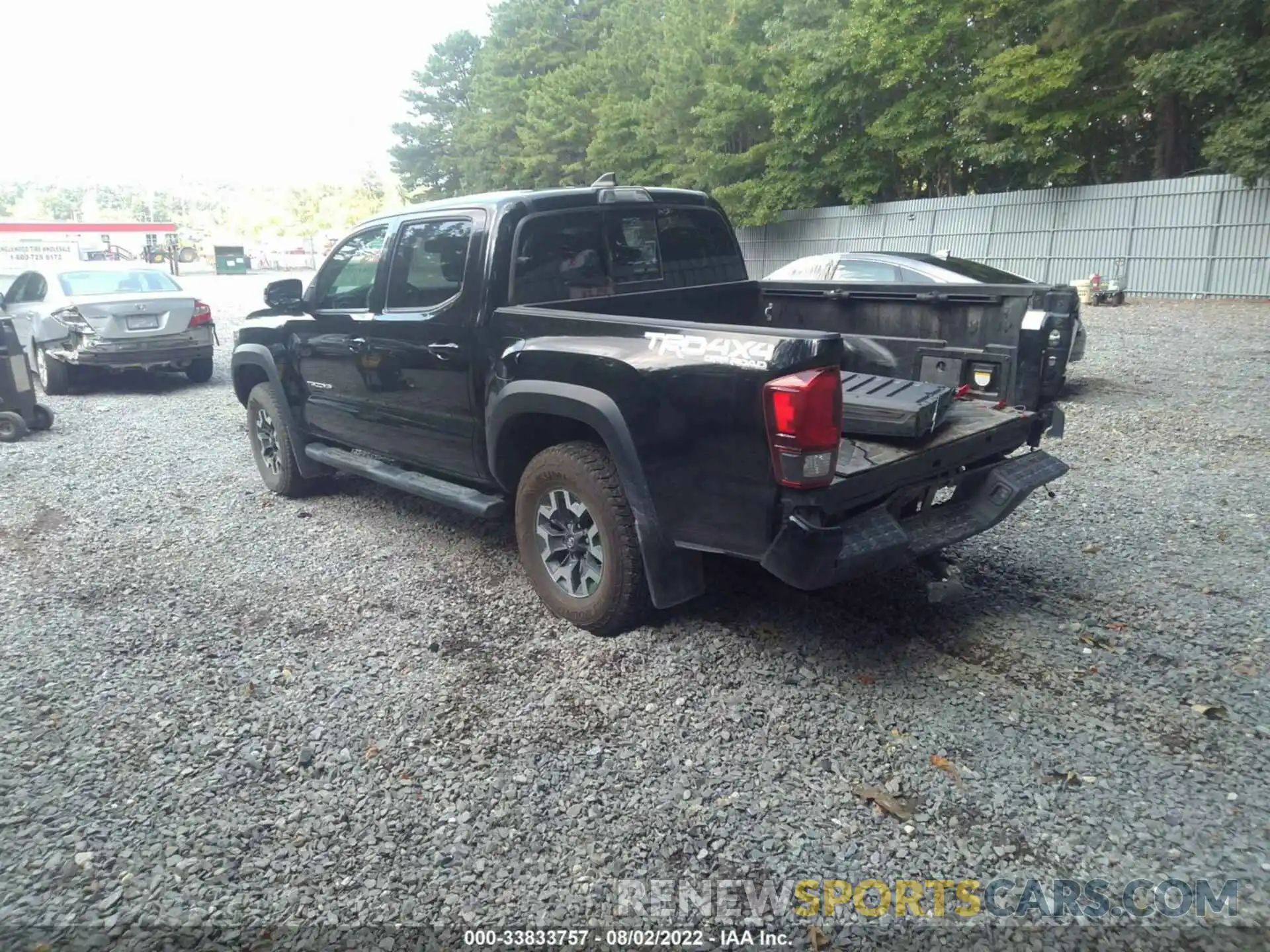 3 Фотография поврежденного автомобиля 3TMCZ5AN7KM264116 TOYOTA TACOMA 4WD 2019