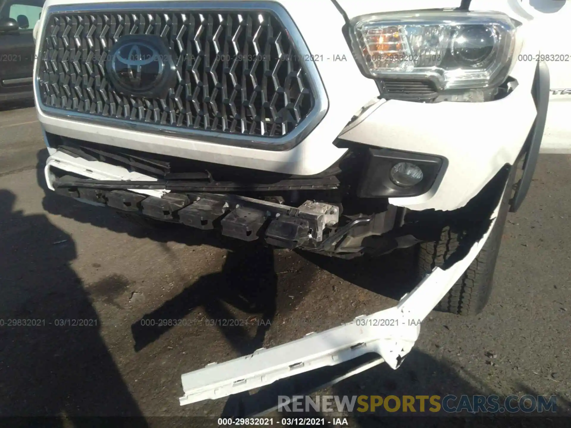 6 Photograph of a damaged car 3TMCZ5AN7KM268165 TOYOTA TACOMA 4WD 2019