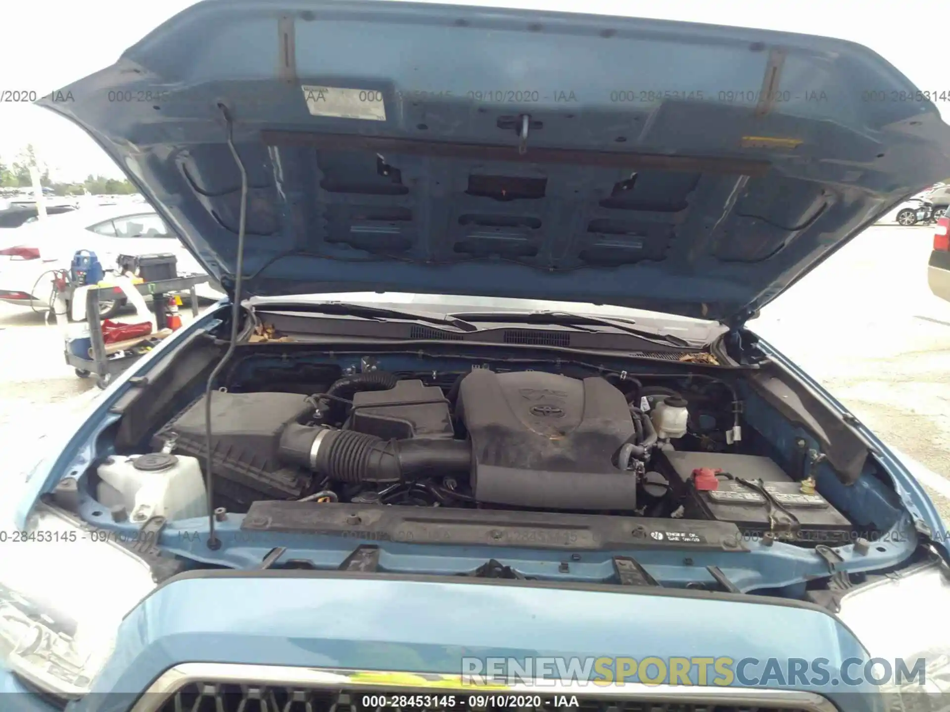 10 Photograph of a damaged car 3TMCZ5AN7KM271857 TOYOTA TACOMA 4WD 2019