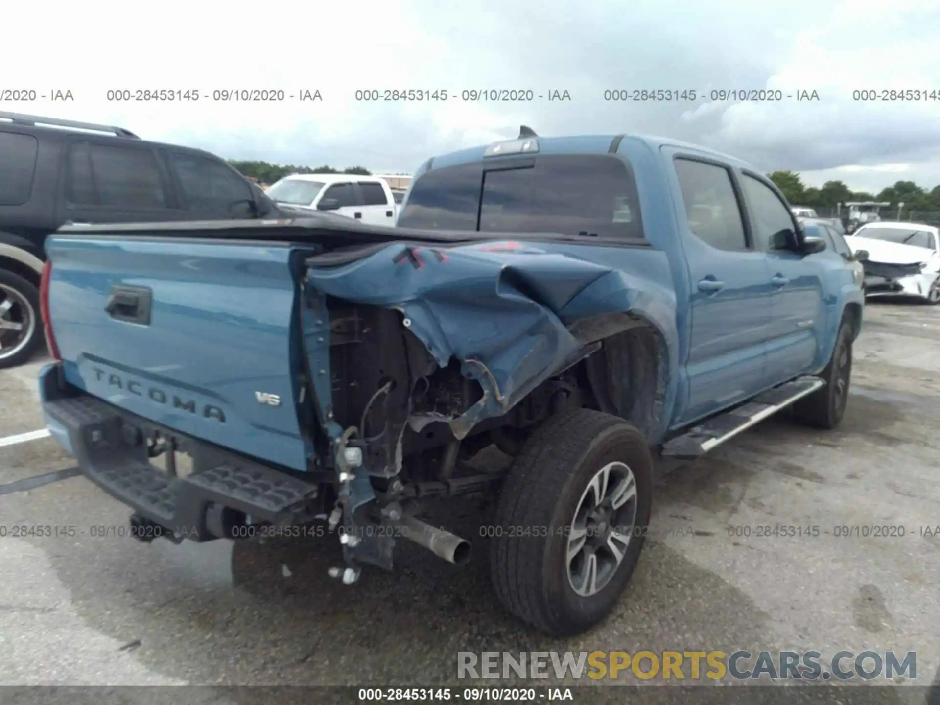 4 Photograph of a damaged car 3TMCZ5AN7KM271857 TOYOTA TACOMA 4WD 2019