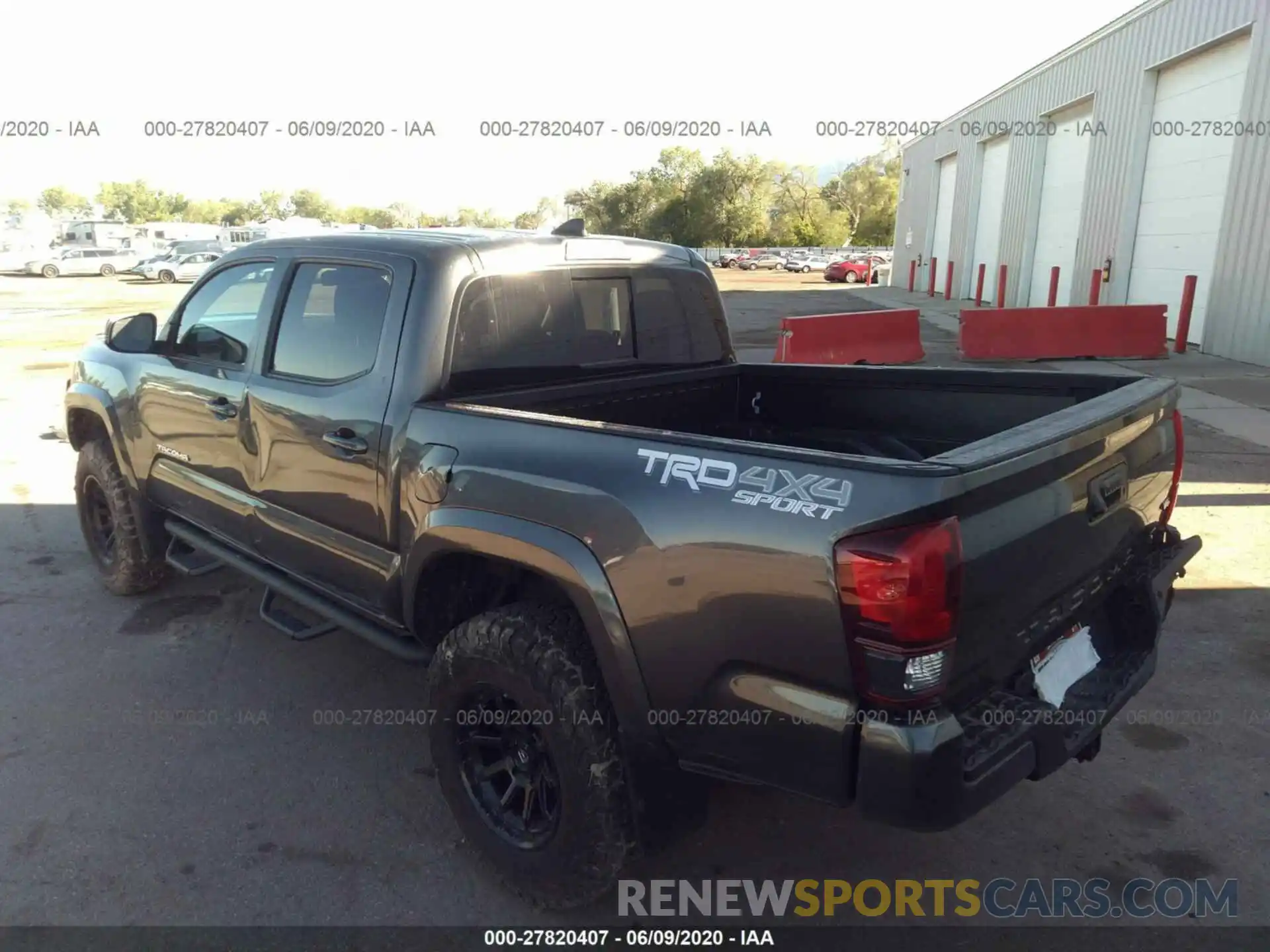 3 Фотография поврежденного автомобиля 3TMCZ5AN7KM274287 TOYOTA TACOMA 4WD 2019