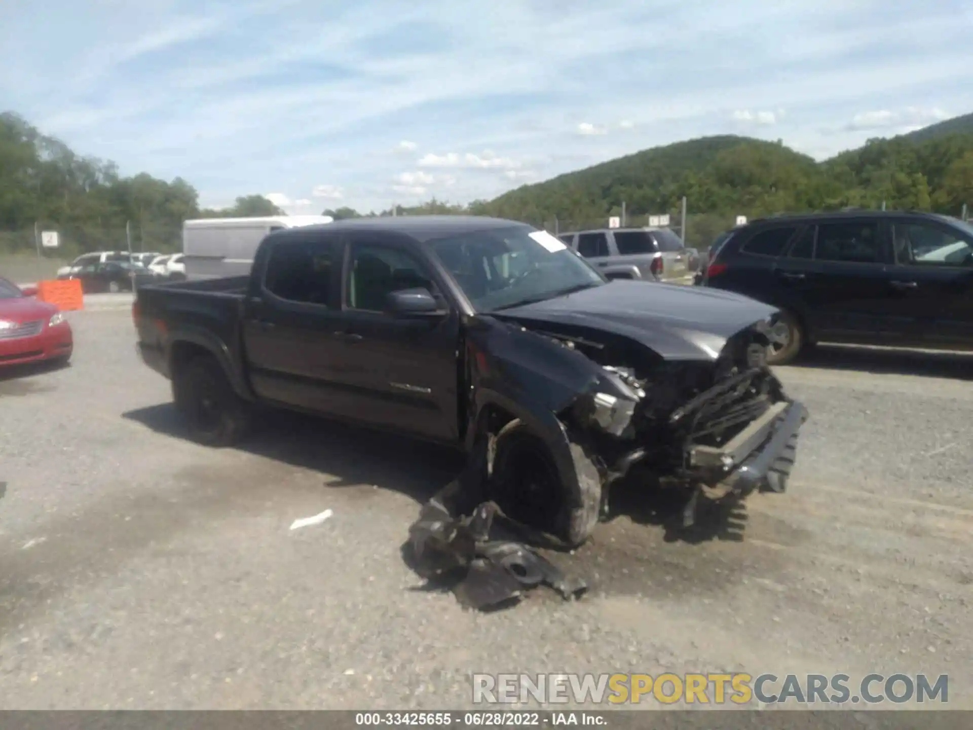 1 Photograph of a damaged car 3TMCZ5AN7KM281403 TOYOTA TACOMA 4WD 2019