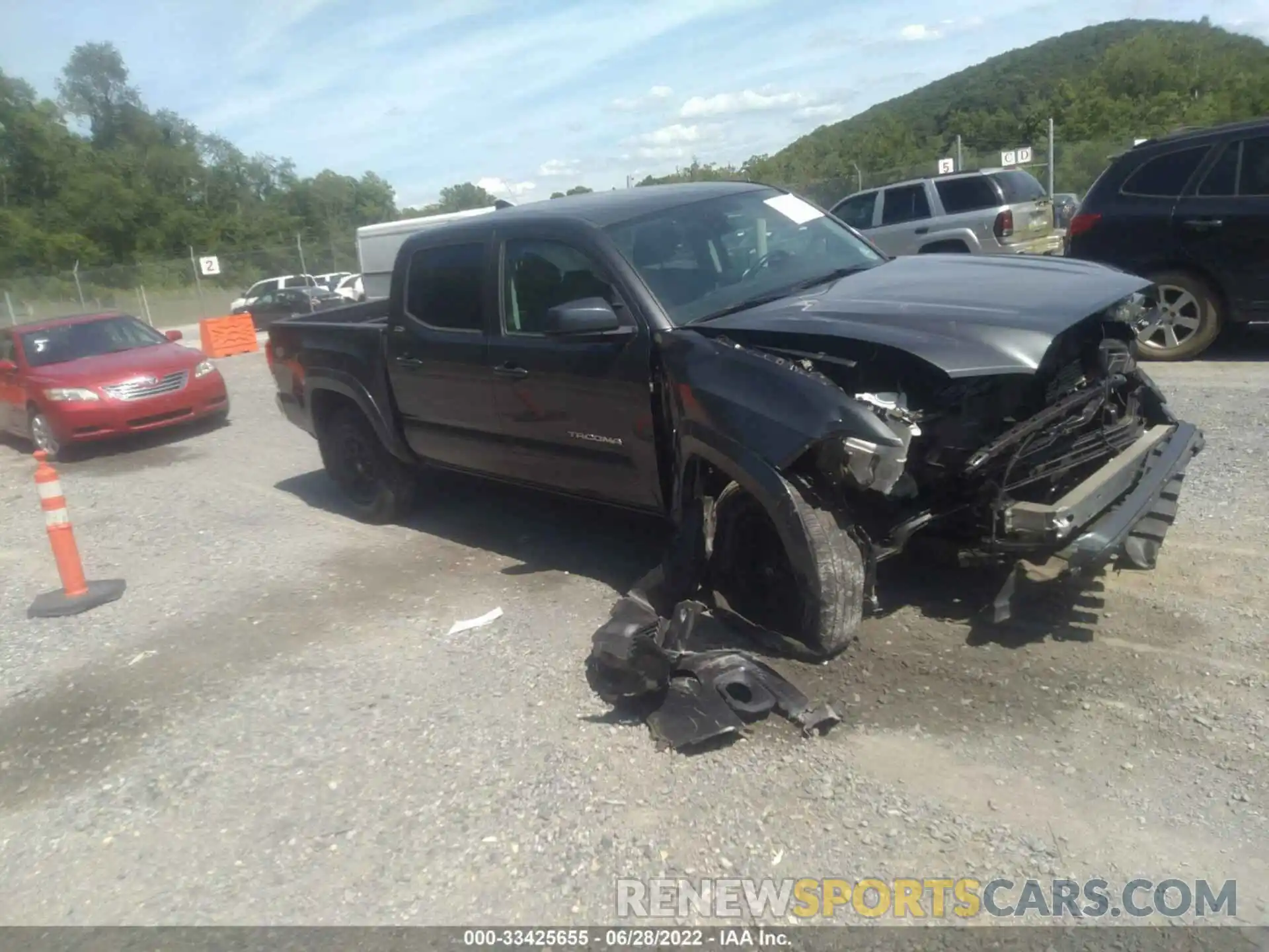 6 Photograph of a damaged car 3TMCZ5AN7KM281403 TOYOTA TACOMA 4WD 2019