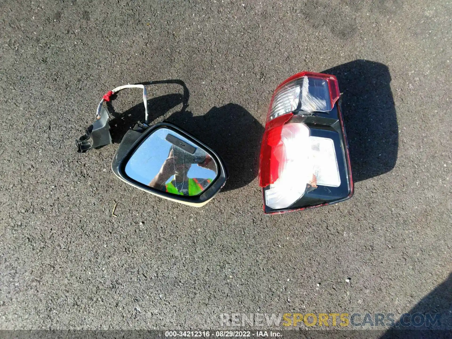 12 Photograph of a damaged car 3TMCZ5AN7KM282857 TOYOTA TACOMA 4WD 2019