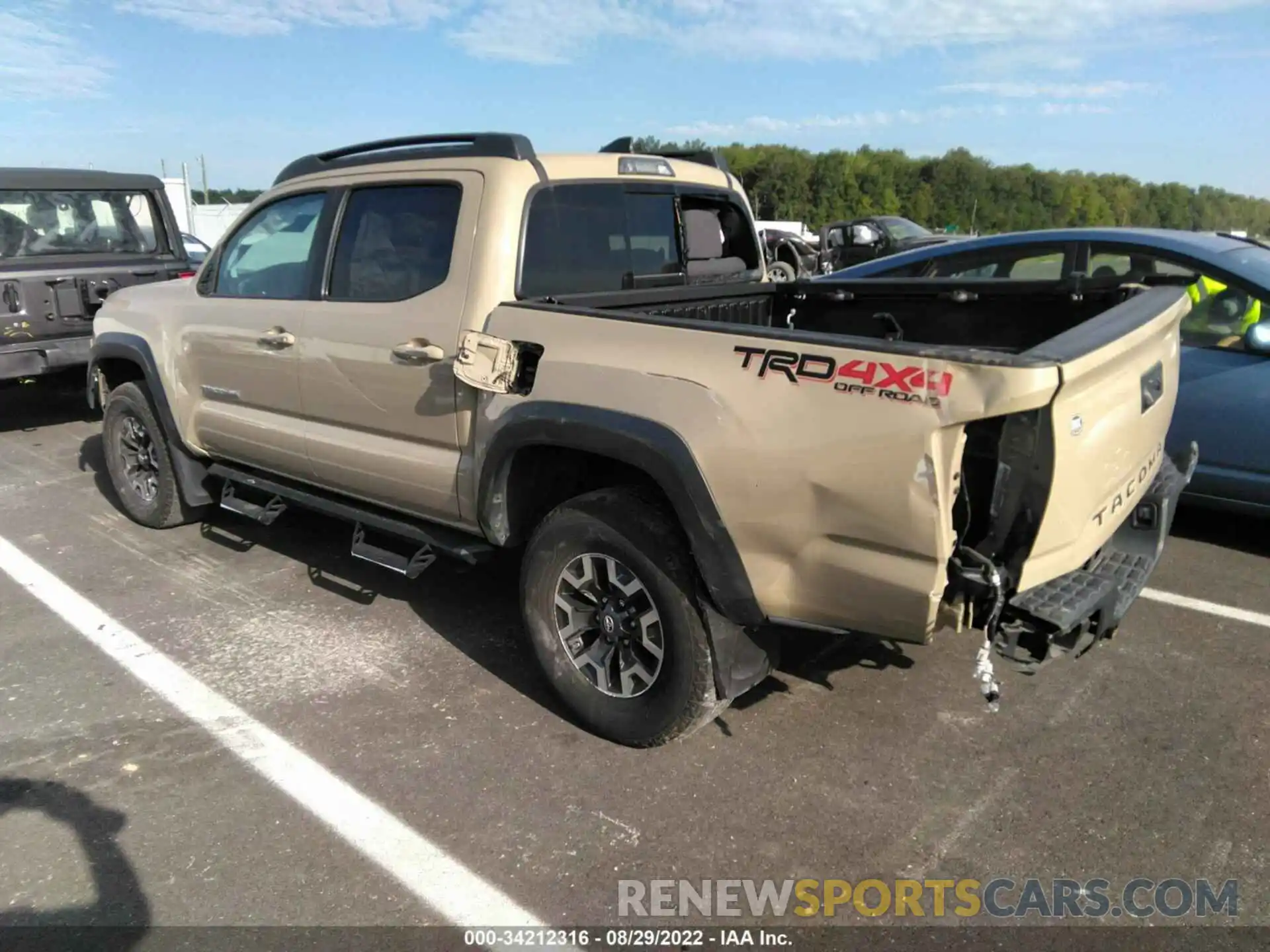 3 Photograph of a damaged car 3TMCZ5AN7KM282857 TOYOTA TACOMA 4WD 2019