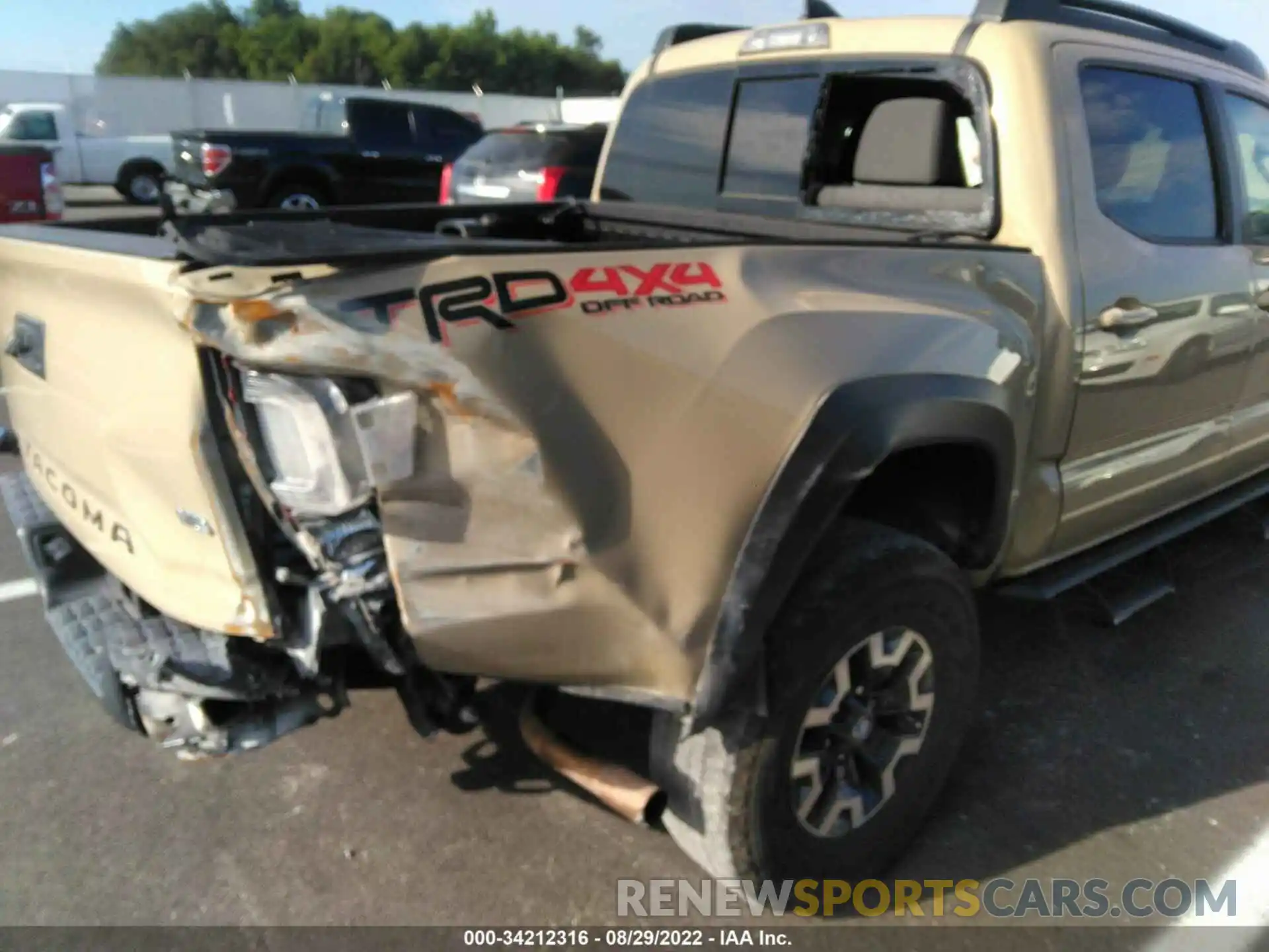 6 Photograph of a damaged car 3TMCZ5AN7KM282857 TOYOTA TACOMA 4WD 2019