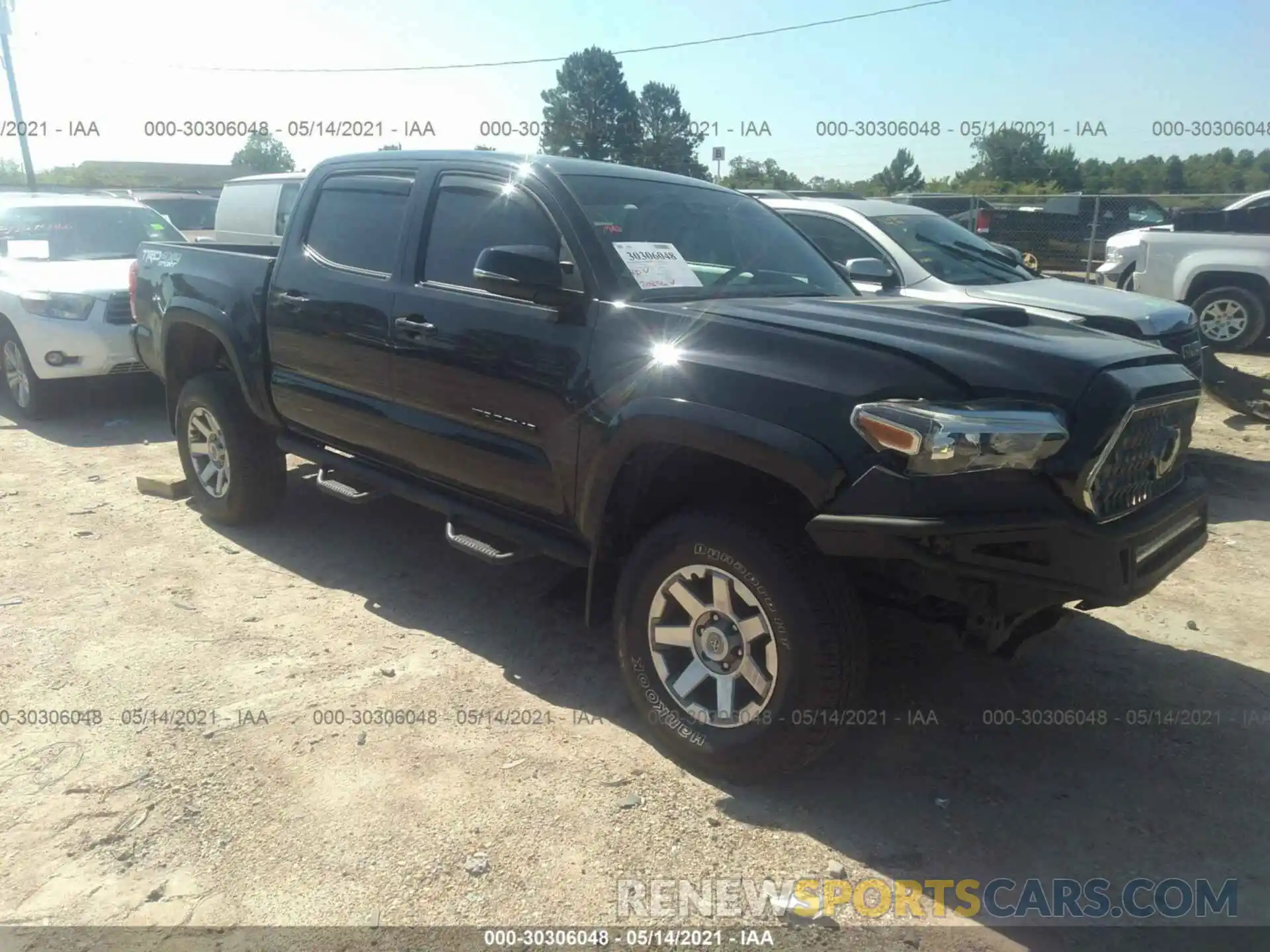 1 Photograph of a damaged car 3TMCZ5AN7KM285855 TOYOTA TACOMA 4WD 2019