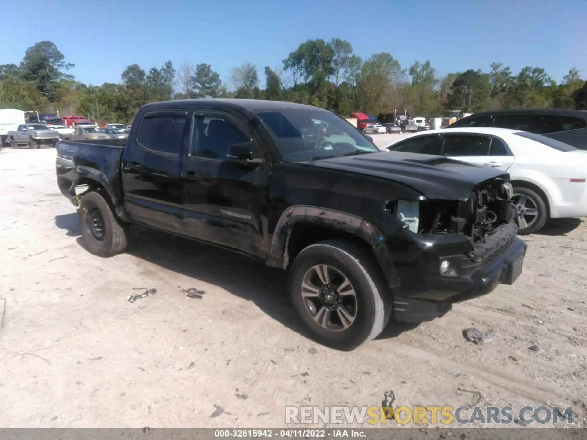 1 Photograph of a damaged car 3TMCZ5AN8KM197316 TOYOTA TACOMA 4WD 2019