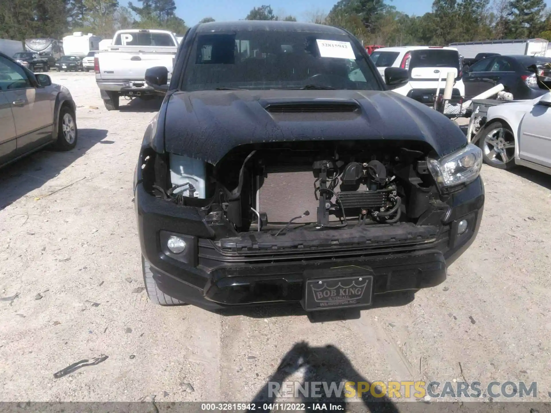 6 Photograph of a damaged car 3TMCZ5AN8KM197316 TOYOTA TACOMA 4WD 2019