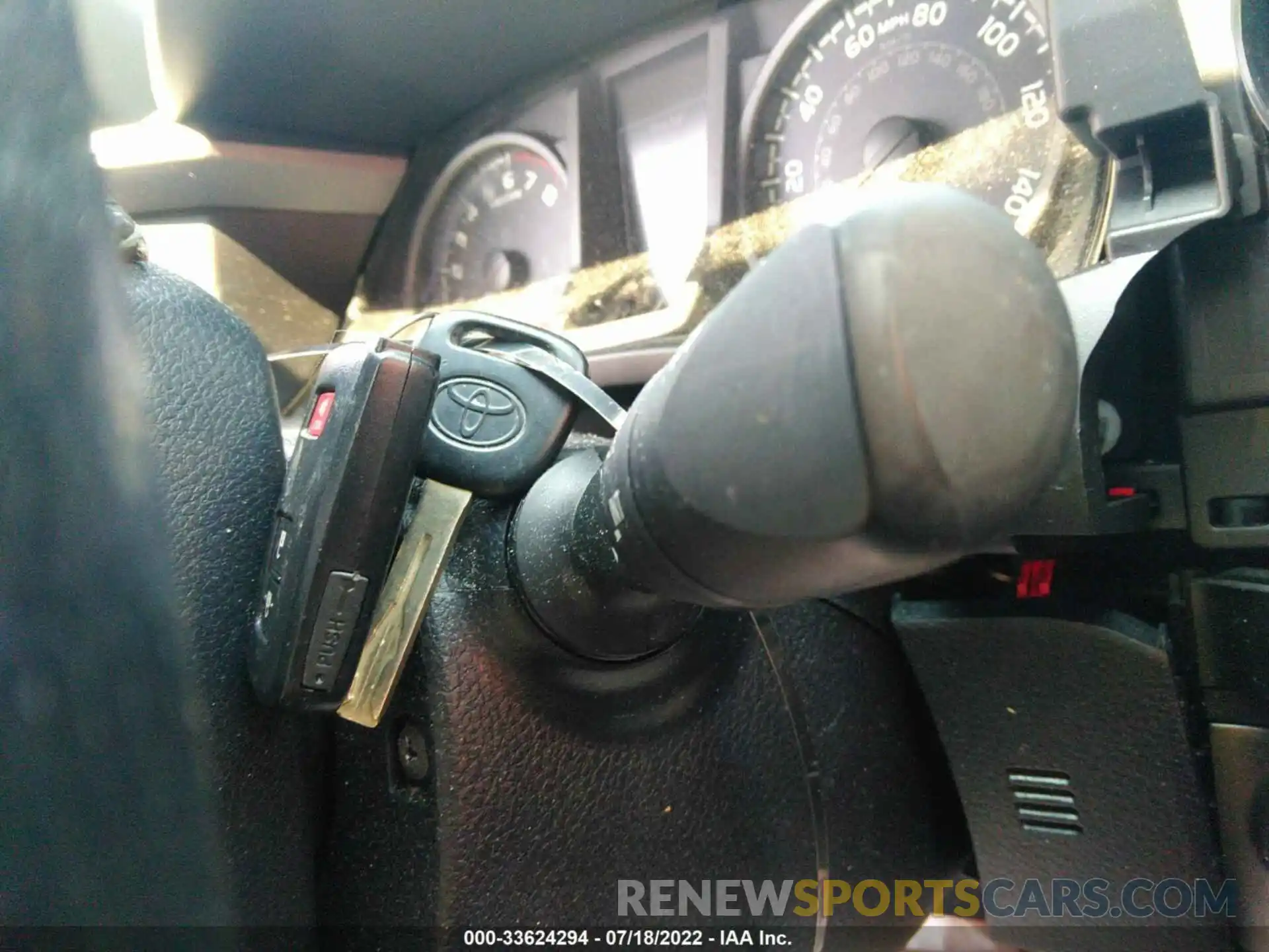 11 Photograph of a damaged car 3TMCZ5AN8KM205821 TOYOTA TACOMA 4WD 2019