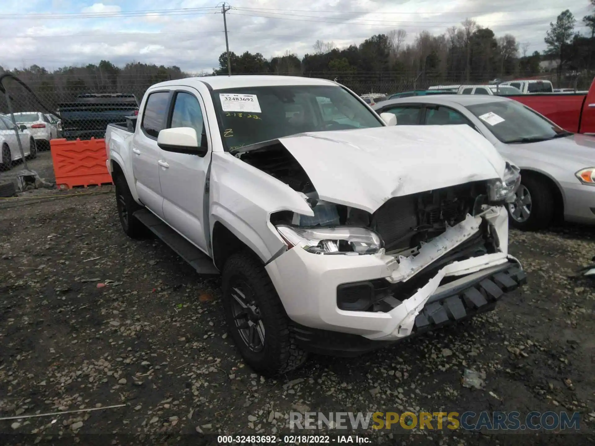 1 Photograph of a damaged car 3TMCZ5AN8KM208105 TOYOTA TACOMA 4WD 2019