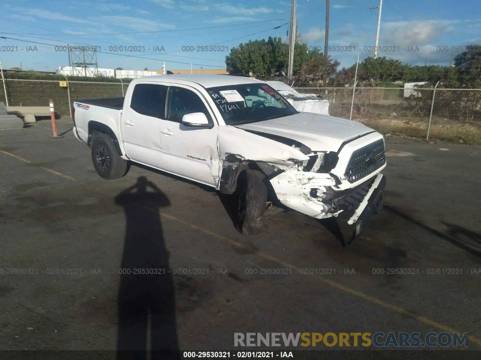 1 Photograph of a damaged car 3TMCZ5AN8KM214356 TOYOTA TACOMA 4WD 2019