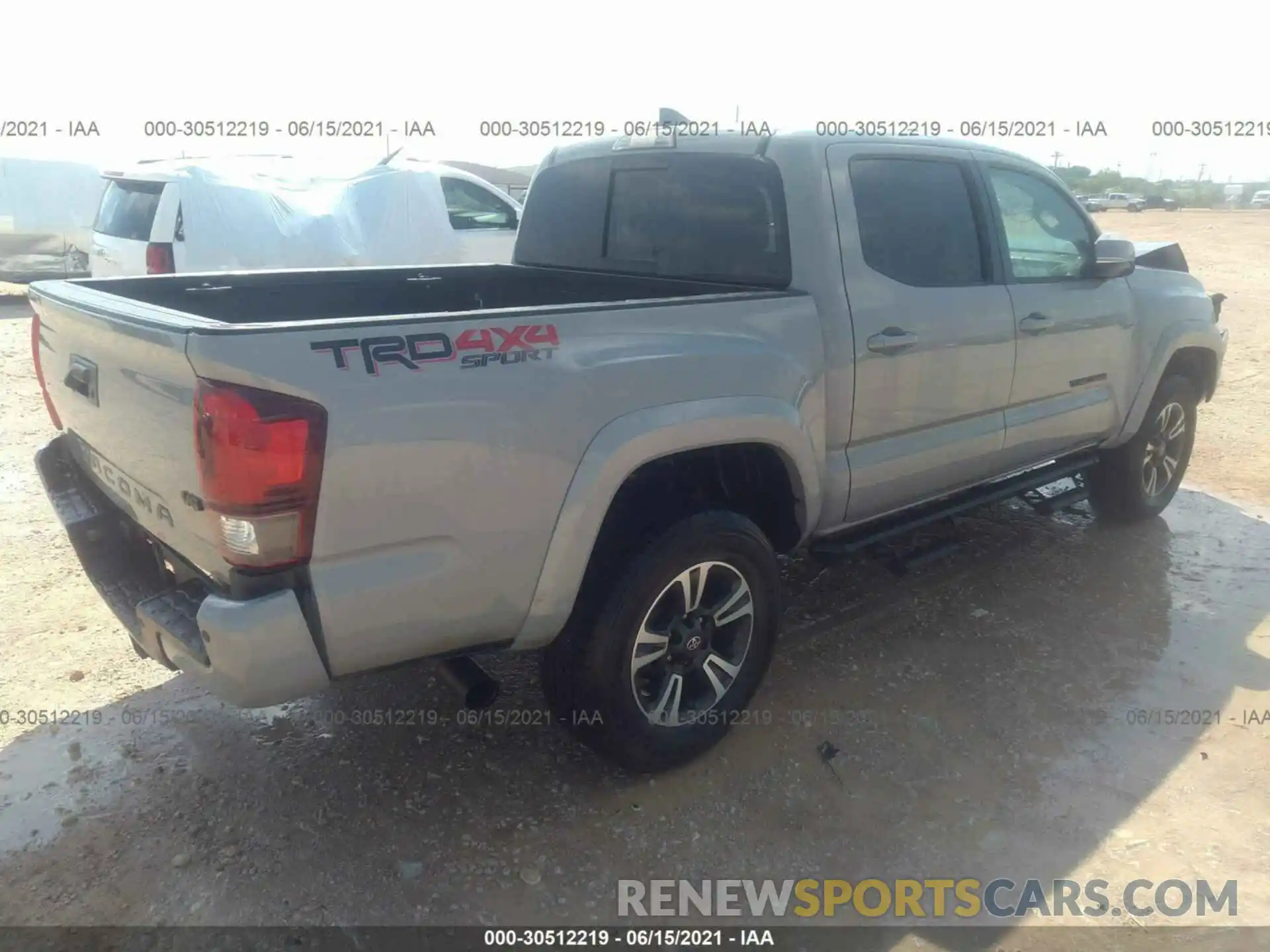 4 Photograph of a damaged car 3TMCZ5AN8KM228404 TOYOTA TACOMA 4WD 2019