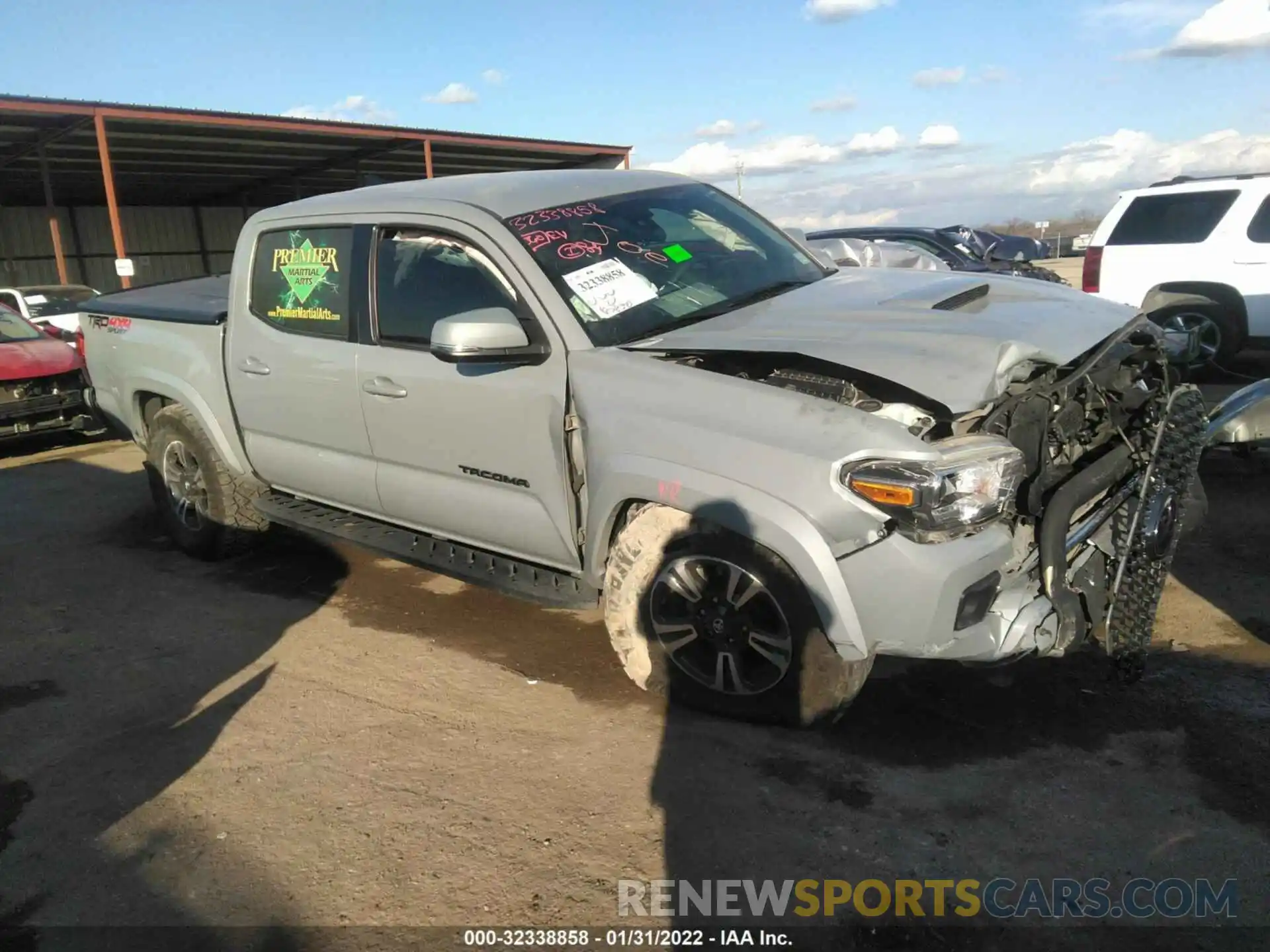 1 Photograph of a damaged car 3TMCZ5AN8KM231836 TOYOTA TACOMA 4WD 2019