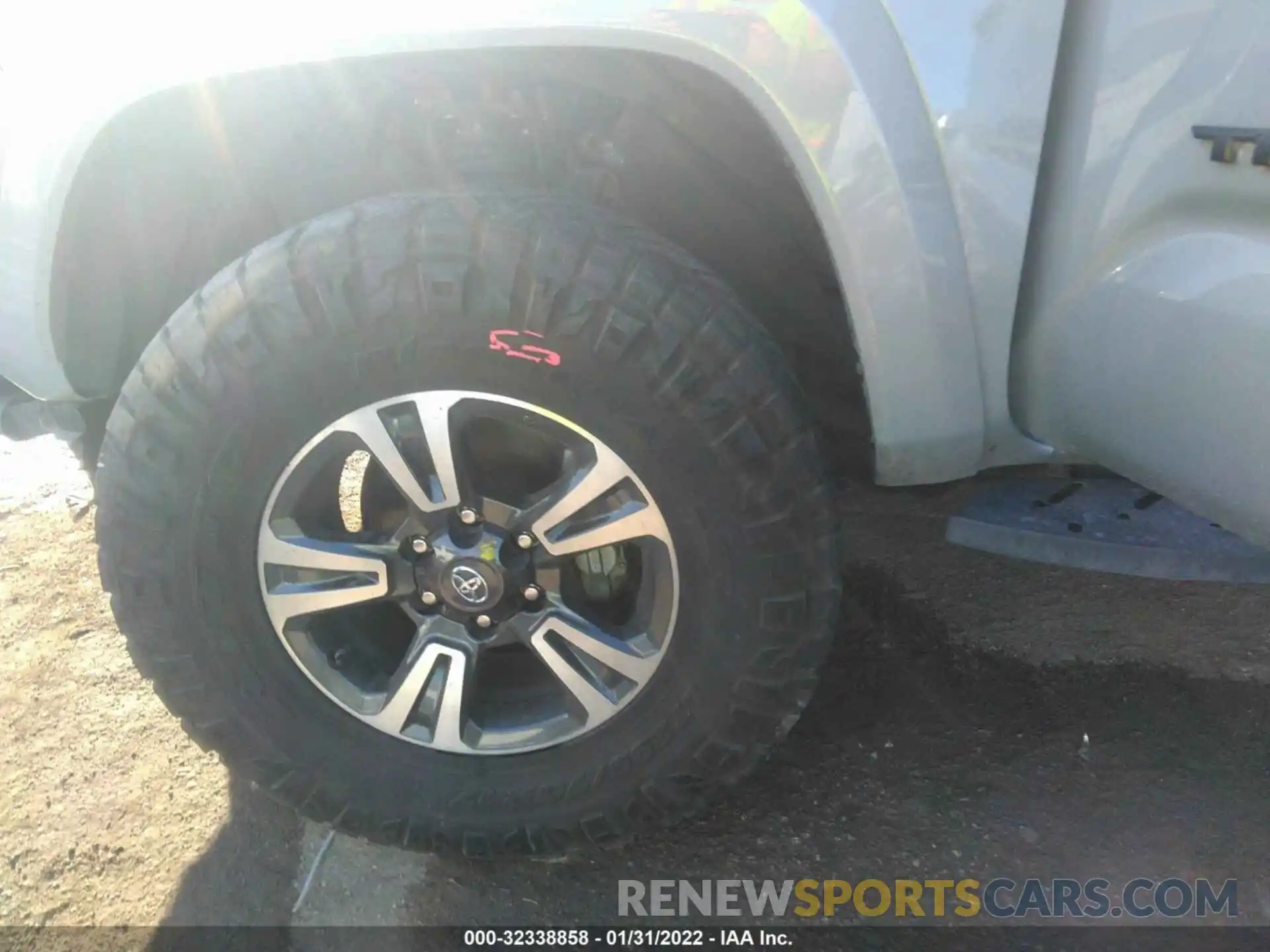 12 Photograph of a damaged car 3TMCZ5AN8KM231836 TOYOTA TACOMA 4WD 2019