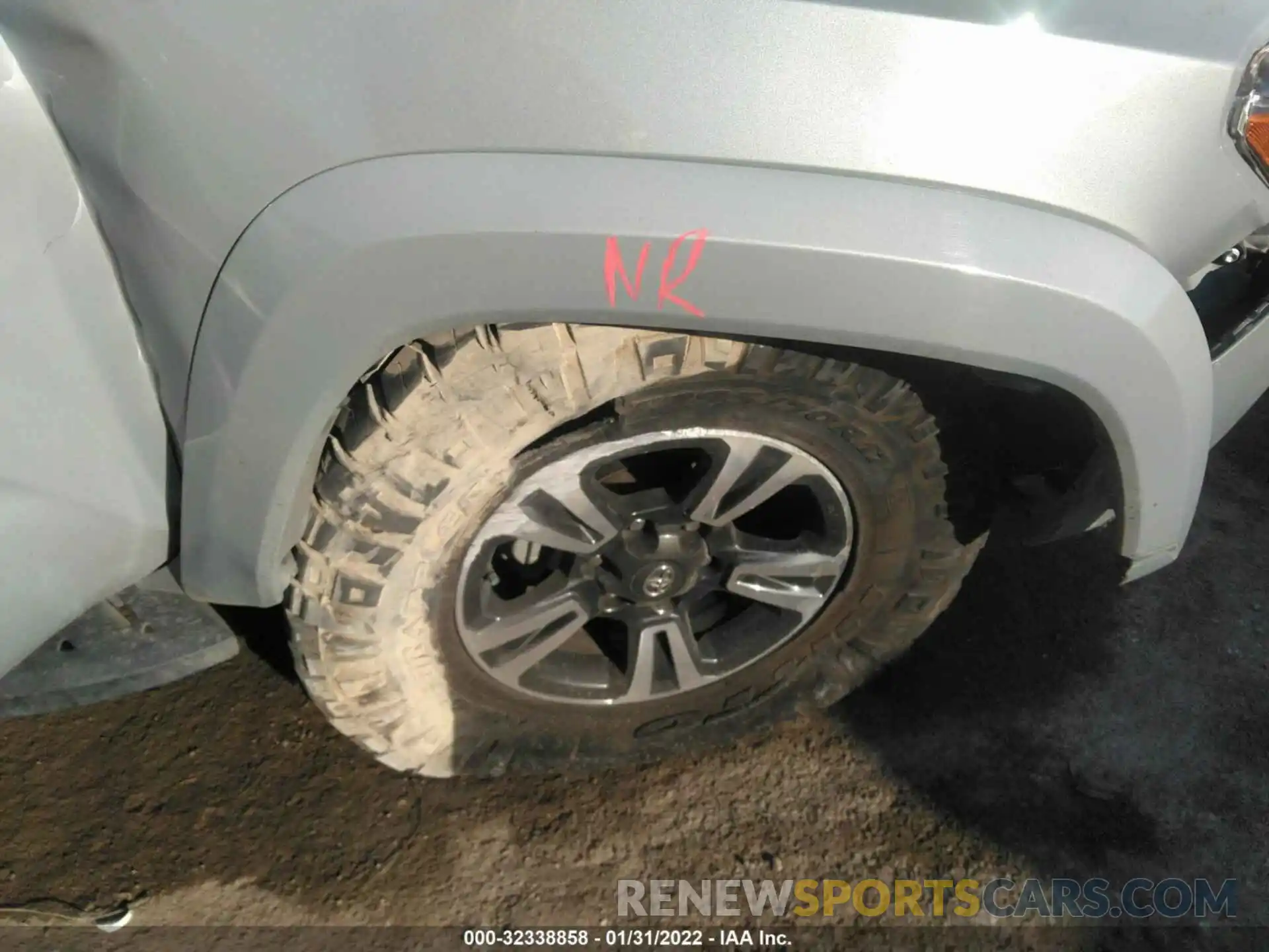 14 Photograph of a damaged car 3TMCZ5AN8KM231836 TOYOTA TACOMA 4WD 2019