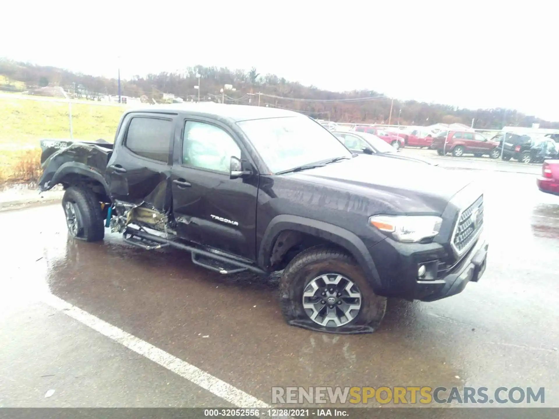 1 Photograph of a damaged car 3TMCZ5AN8KM236518 TOYOTA TACOMA 4WD 2019