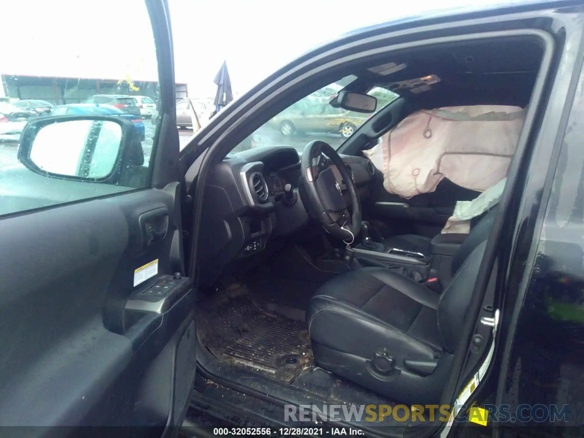 5 Photograph of a damaged car 3TMCZ5AN8KM236518 TOYOTA TACOMA 4WD 2019