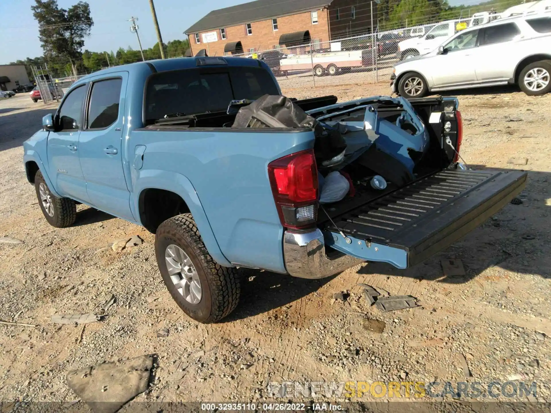 3 Photograph of a damaged car 3TMCZ5AN8KM238267 TOYOTA TACOMA 4WD 2019