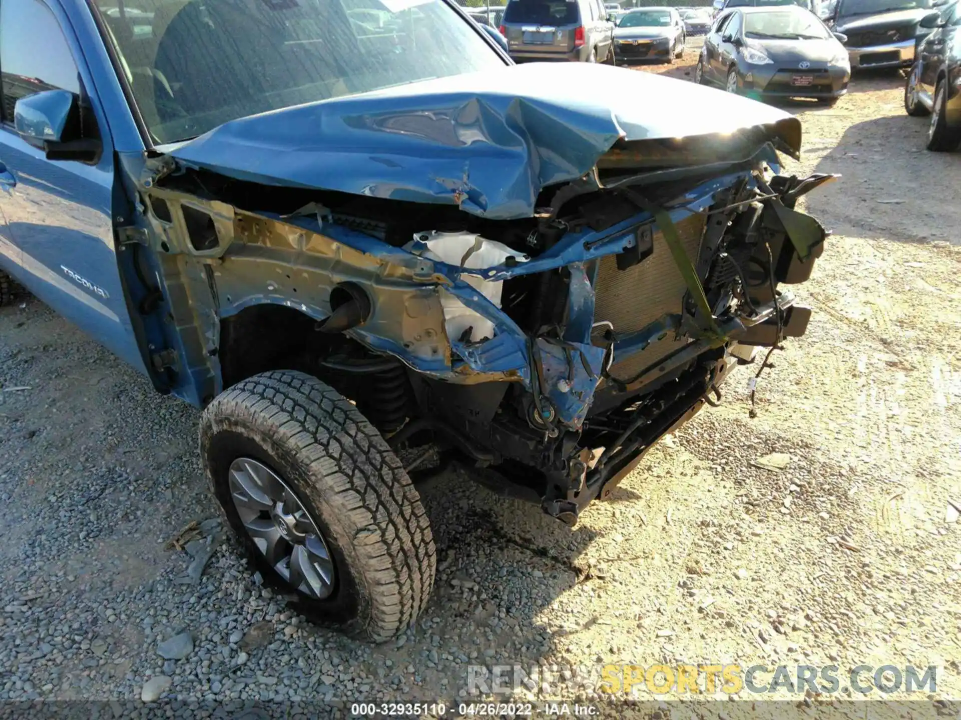 6 Photograph of a damaged car 3TMCZ5AN8KM238267 TOYOTA TACOMA 4WD 2019