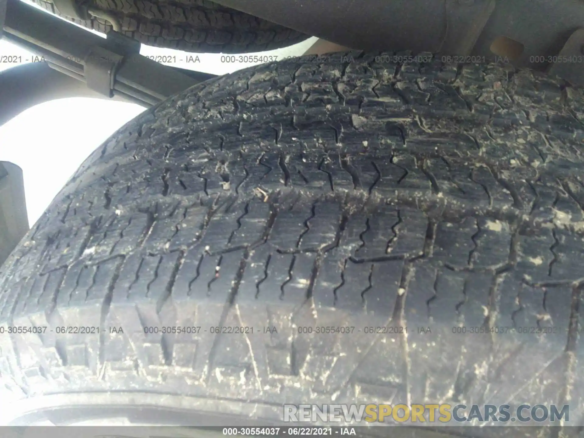 15 Photograph of a damaged car 3TMCZ5AN8KM239676 TOYOTA TACOMA 4WD 2019