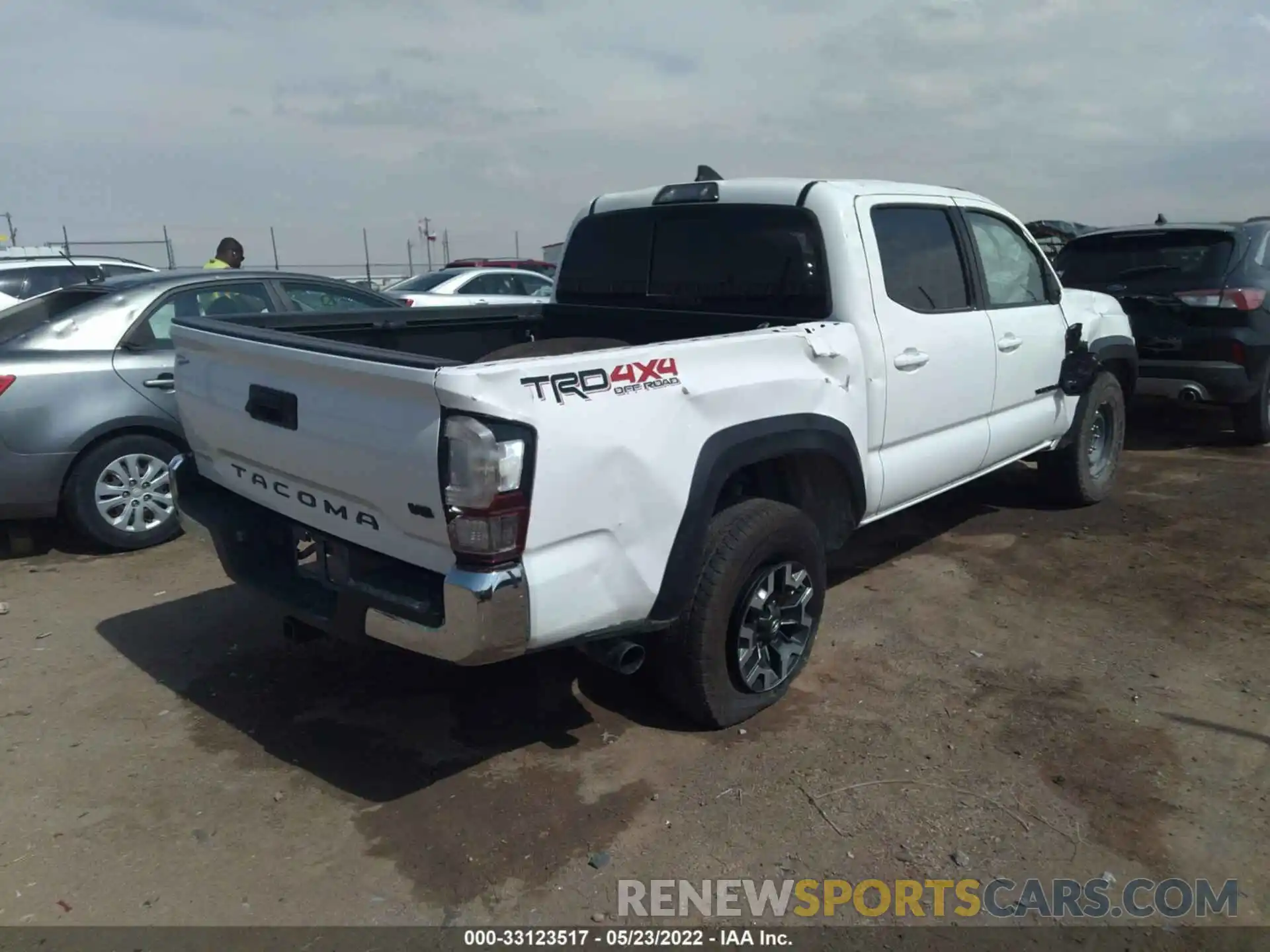 4 Photograph of a damaged car 3TMCZ5AN8KM245087 TOYOTA TACOMA 4WD 2019