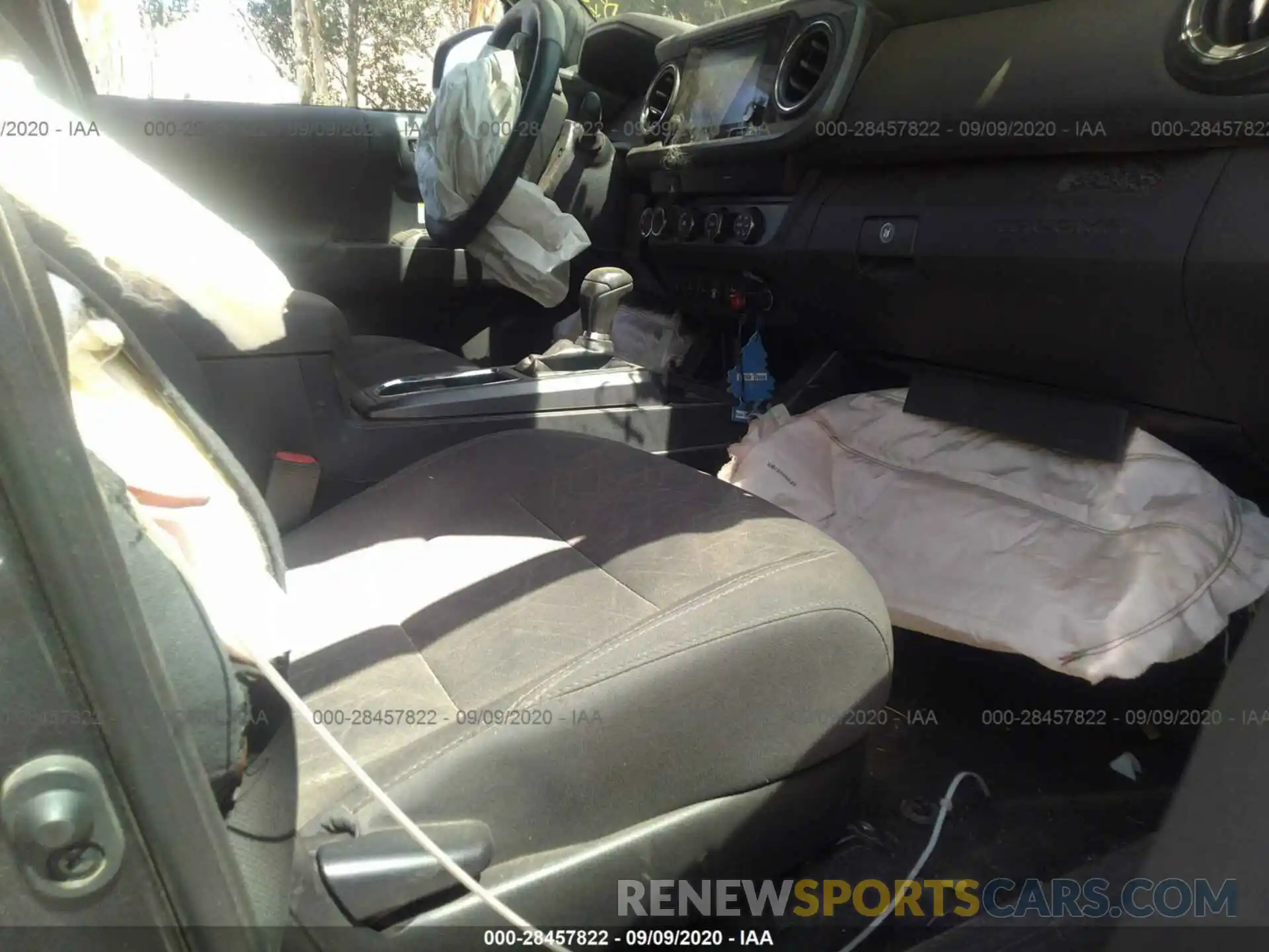 5 Photograph of a damaged car 3TMCZ5AN8KM252976 TOYOTA TACOMA 4WD 2019