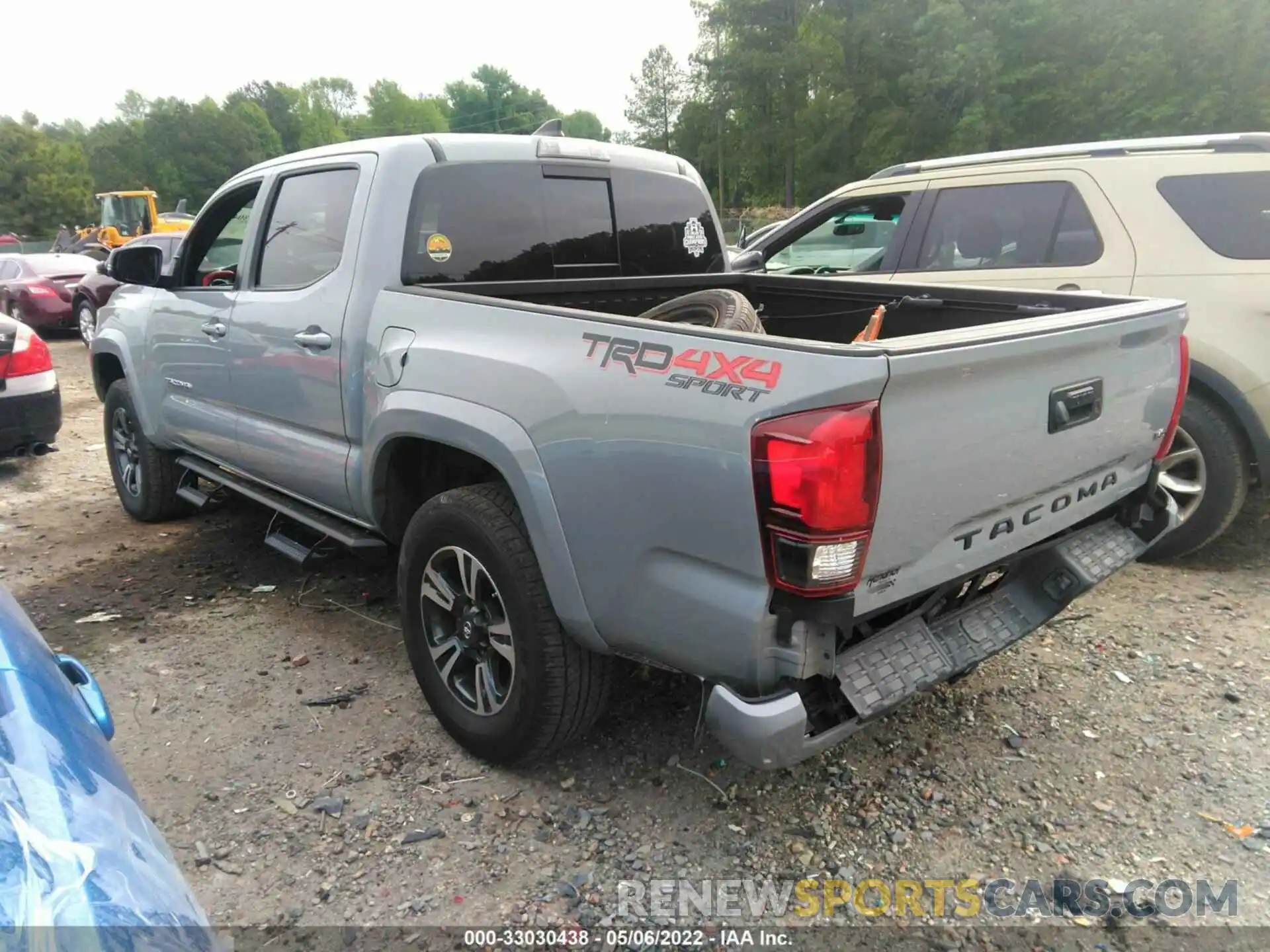 3 Photograph of a damaged car 3TMCZ5AN8KM262813 TOYOTA TACOMA 4WD 2019