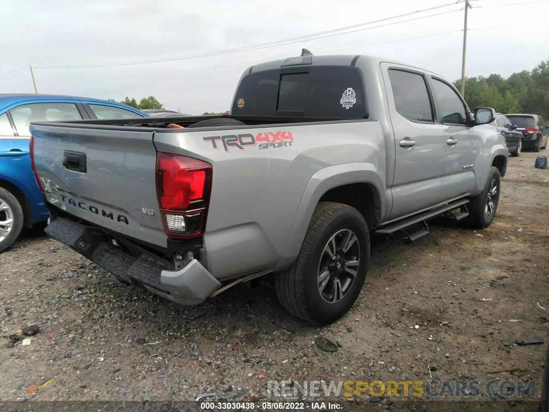 4 Photograph of a damaged car 3TMCZ5AN8KM262813 TOYOTA TACOMA 4WD 2019