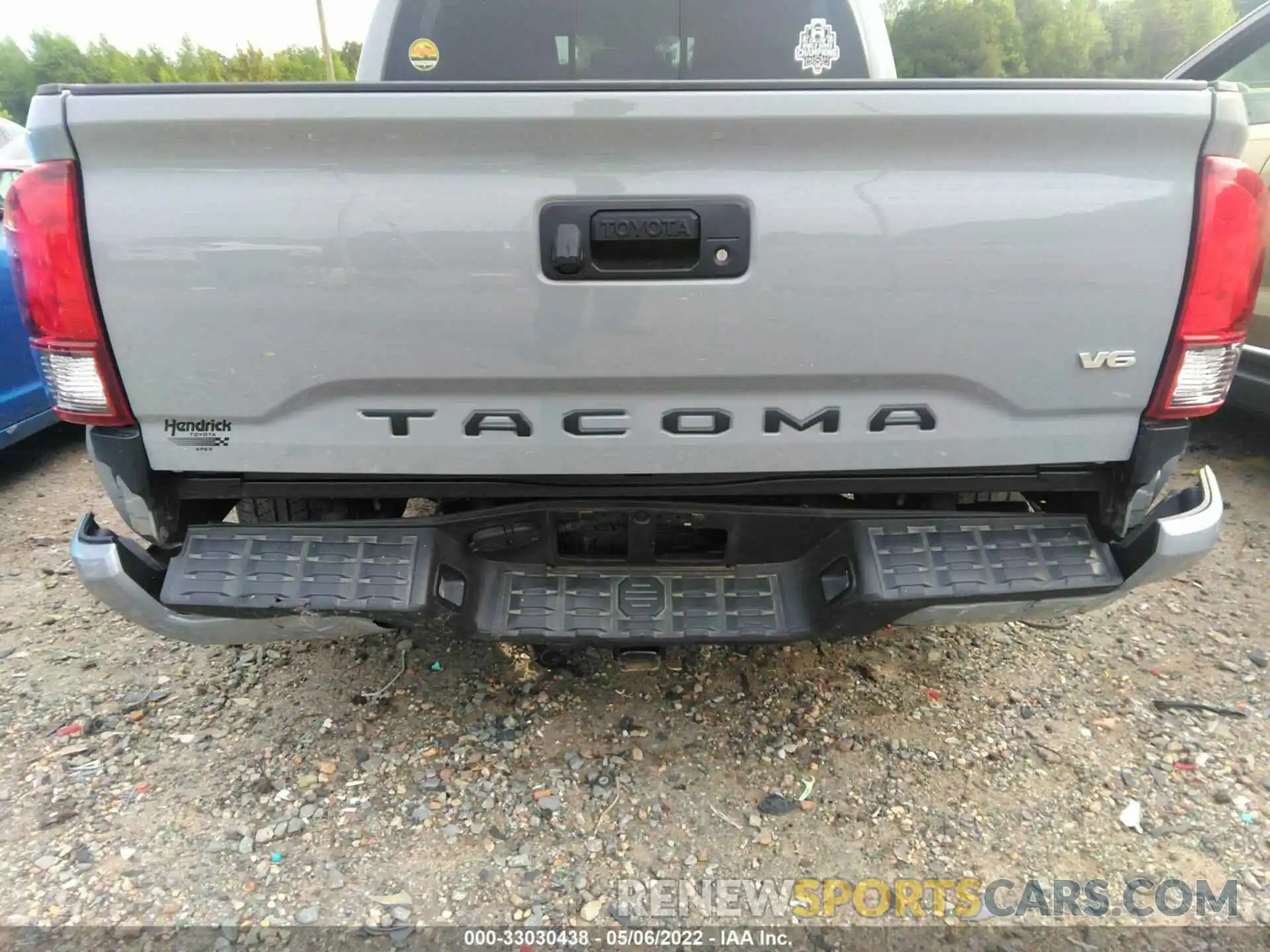 6 Photograph of a damaged car 3TMCZ5AN8KM262813 TOYOTA TACOMA 4WD 2019