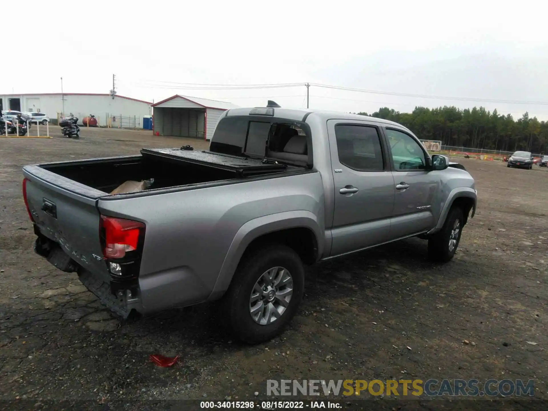 4 Photograph of a damaged car 3TMCZ5AN8KM263766 TOYOTA TACOMA 4WD 2019