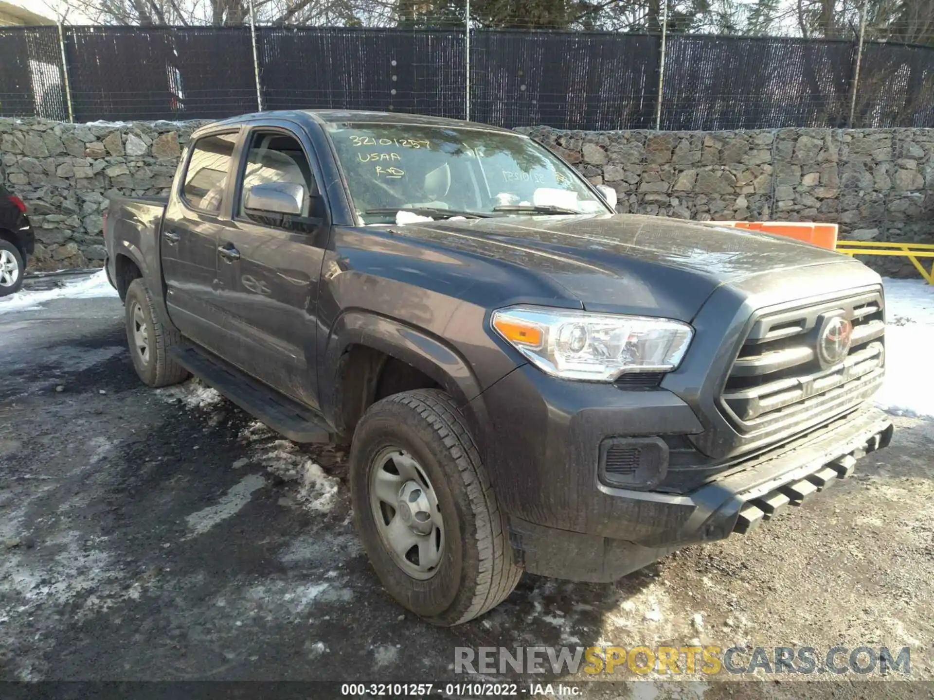 1 Photograph of a damaged car 3TMCZ5AN8KM263864 TOYOTA TACOMA 4WD 2019