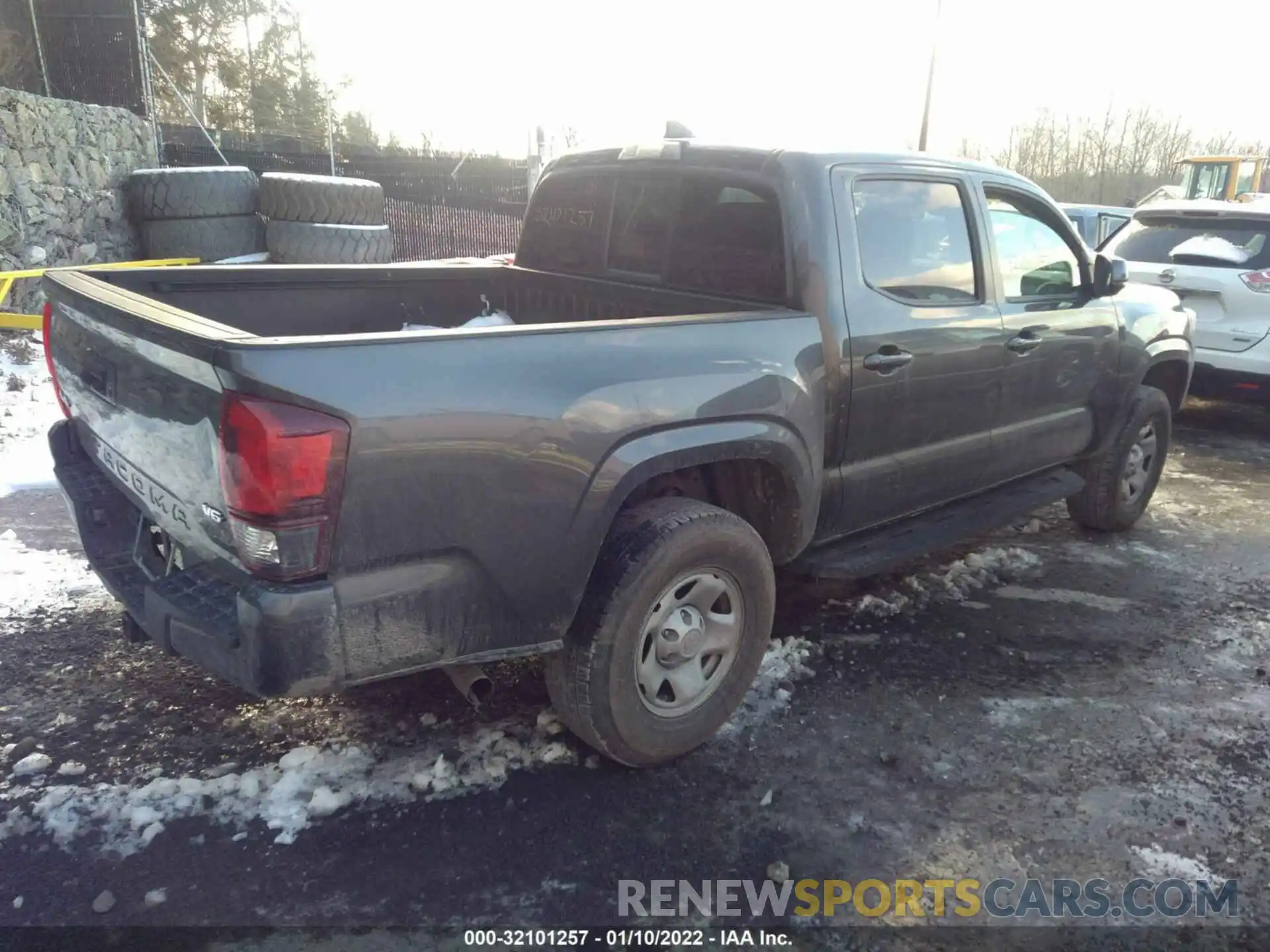 4 Photograph of a damaged car 3TMCZ5AN8KM263864 TOYOTA TACOMA 4WD 2019